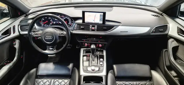 Audi A6 view 11