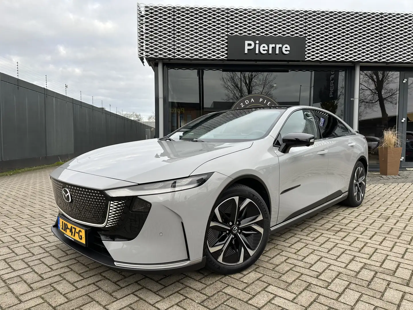 Mazda 6e Takumi Plus Long Range 80 kWh | NAVI | PANORAMADAK Grijs - 2