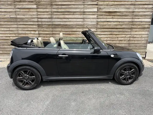 Mini Cooper view 2