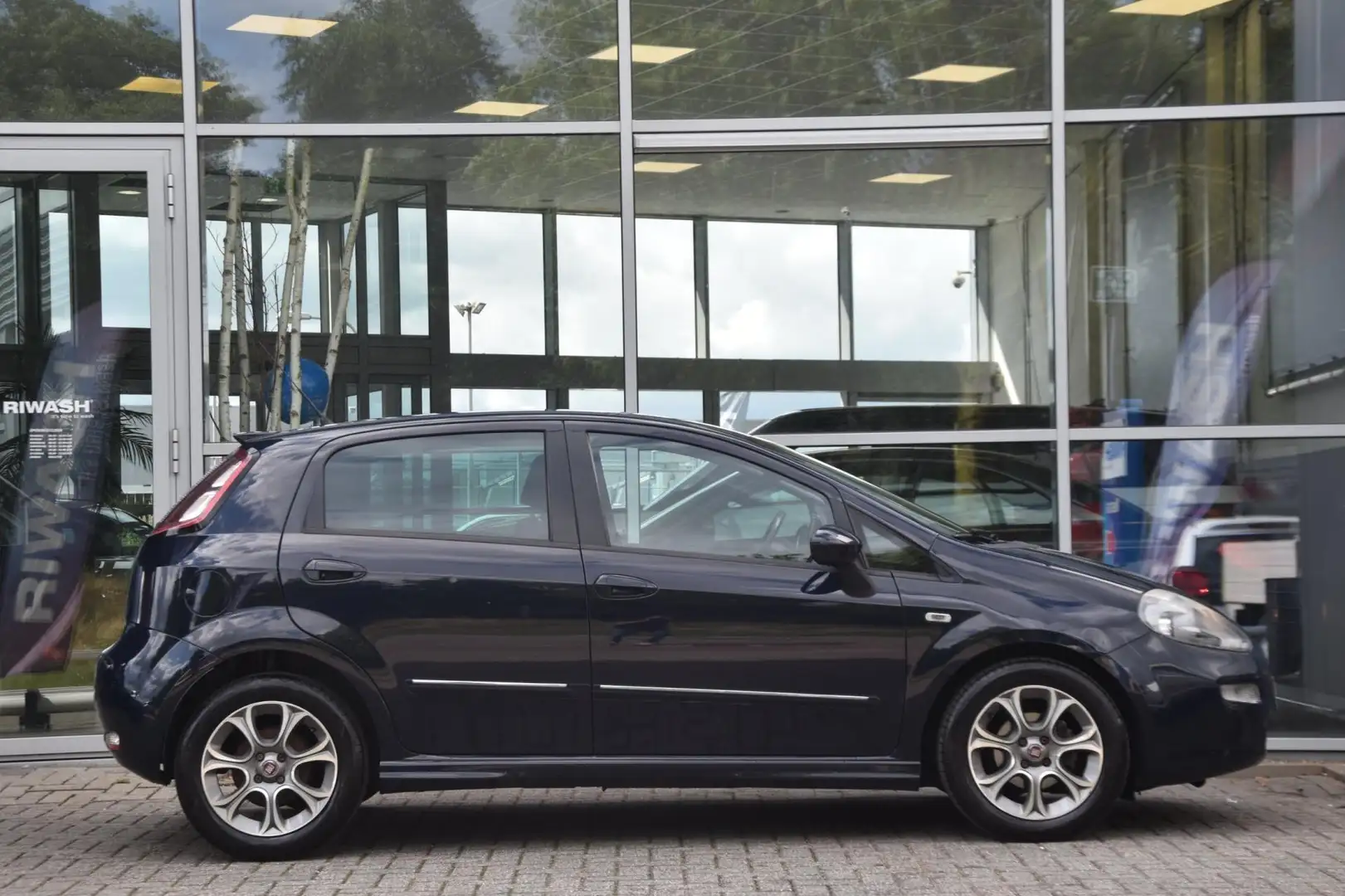 Fiat Punto Evo 0.9 TwinAir Lounge Airco Elek. Ramen 5Drs. Apk 1st Bleu - 2
