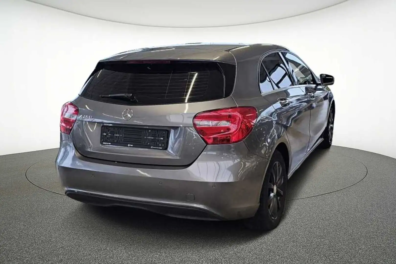 Mercedes-Benz A 180 BlueEFFICIENCY Limousine Grigio - 2