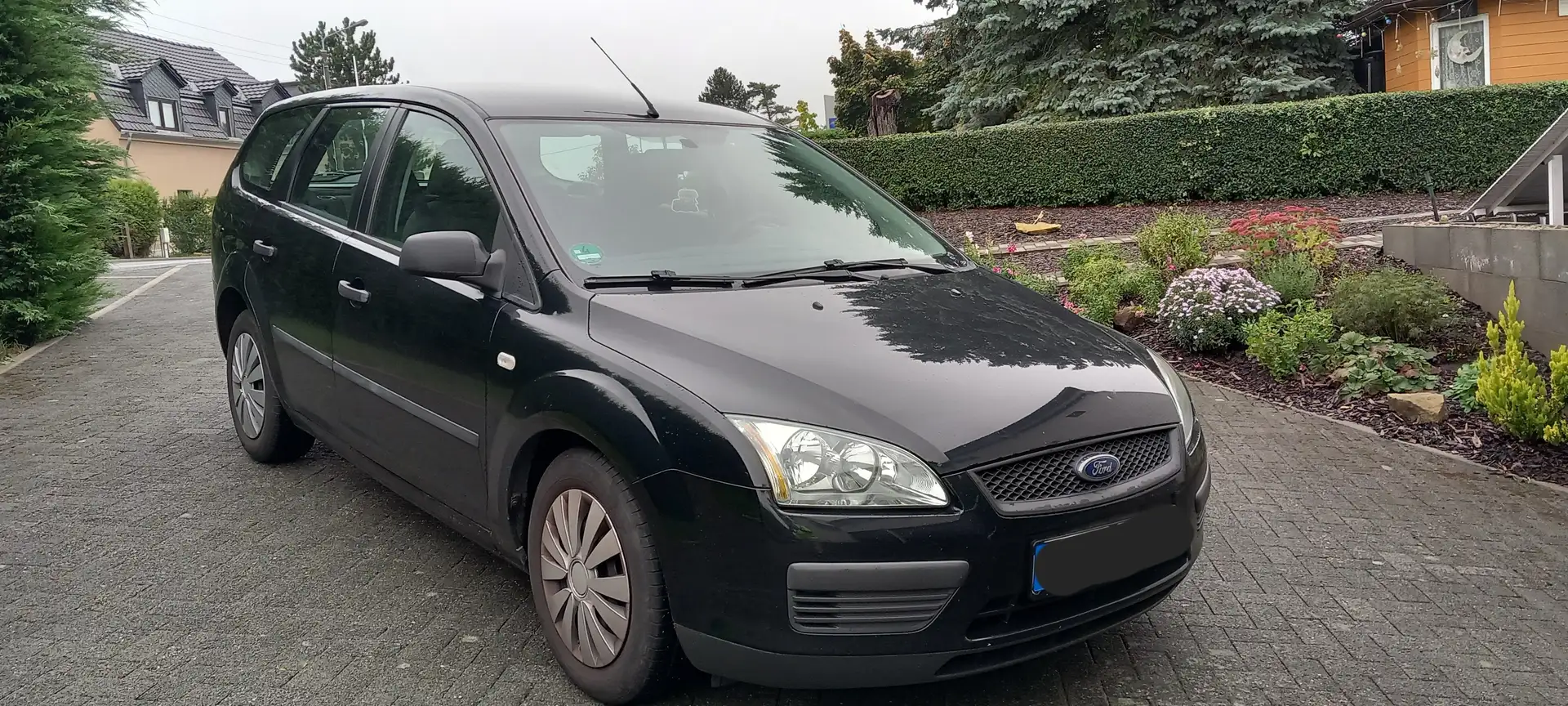 Ford Focus Focus Turnier 1.6 16V Fun Schwarz - 2