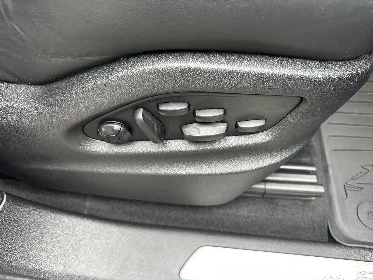 Porsche Cayenne снимка Porsche Cayenne