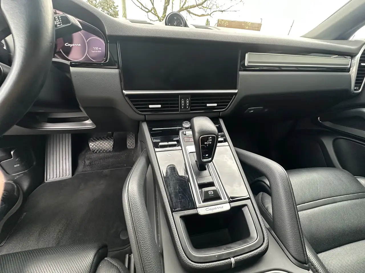 Porsche Cayenne снимка Porsche Cayenne