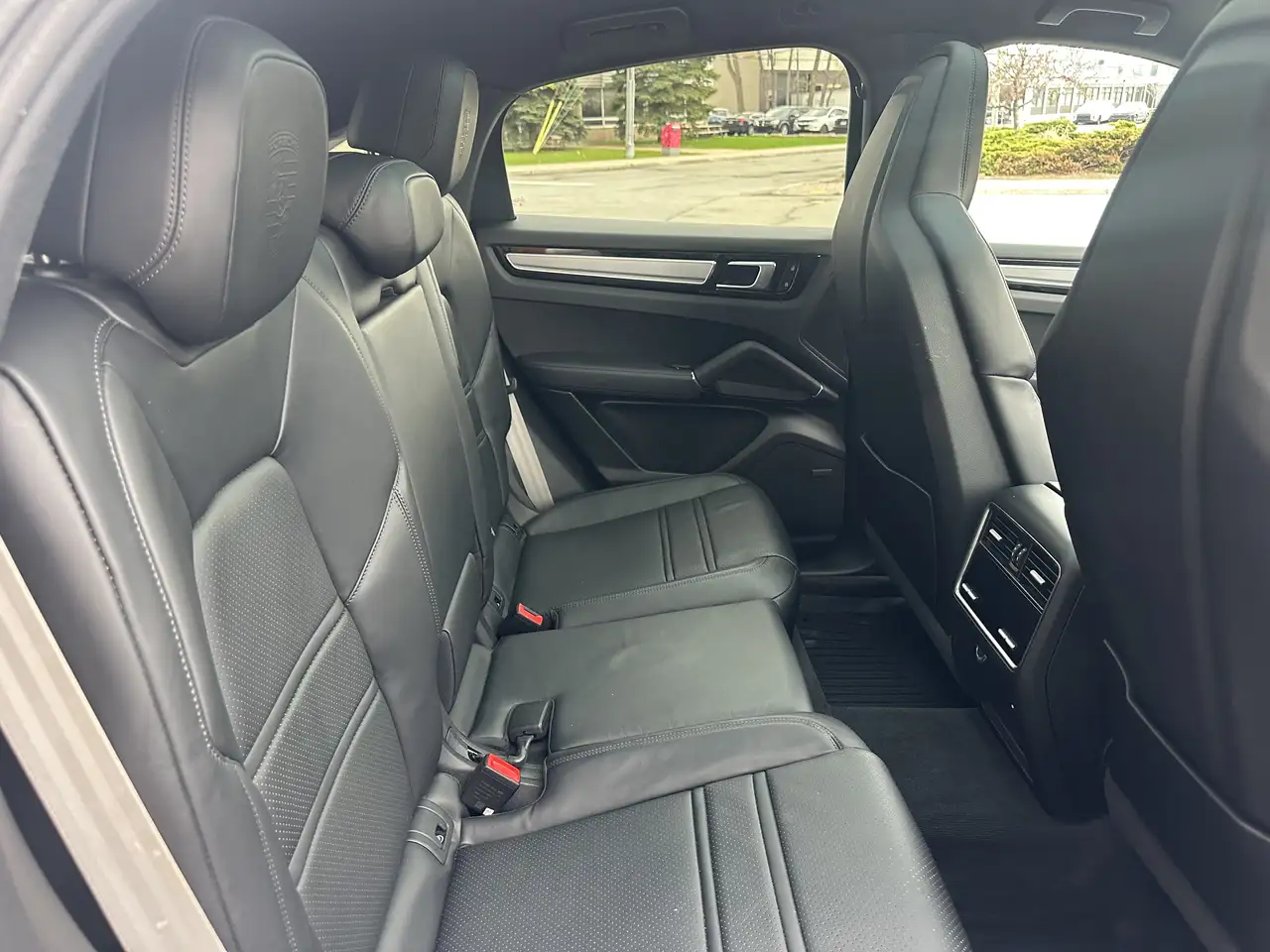 Porsche Cayenne снимка Porsche Cayenne