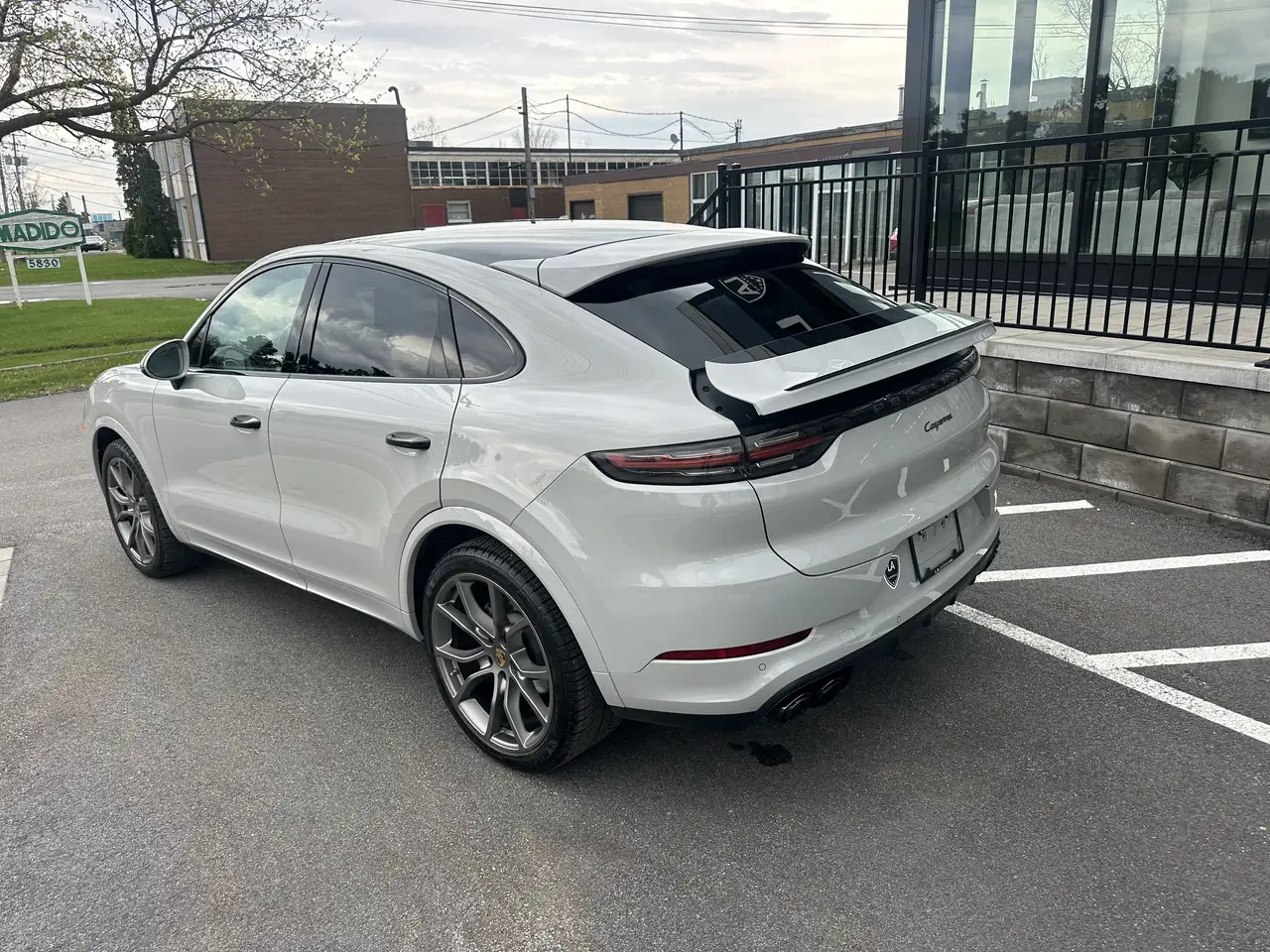 Porsche Cayenne снимка Porsche Cayenne