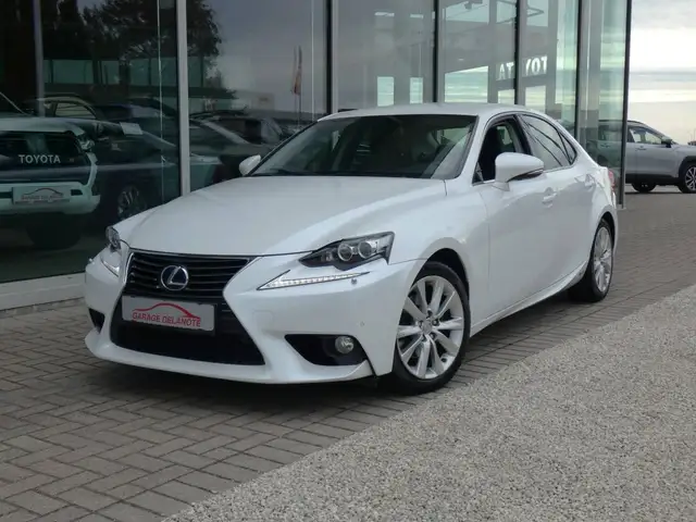 Lexus IS 300 Hybrid PRIVILEGE LINE +Leder +Mark Levinson +Zetelventilatie +Zetelverwarming +Zetelmemory +Trekhaak