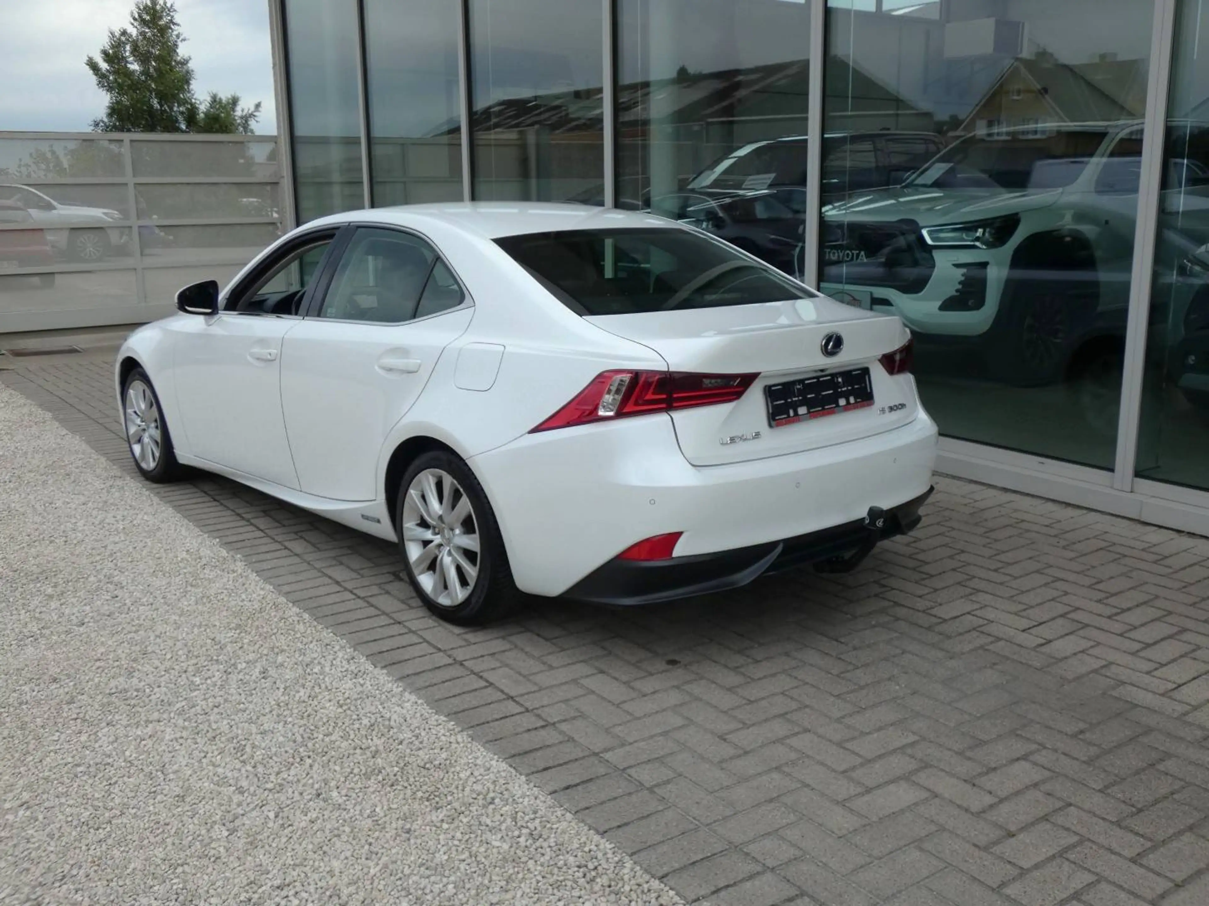 Lexus IS 300 Hybrid PRIVILEGE LINE +Leder +Mark Levinson +Zetelventilatie +Zetelverwarming +Zetelmemory +Trekhaak — photo 5
