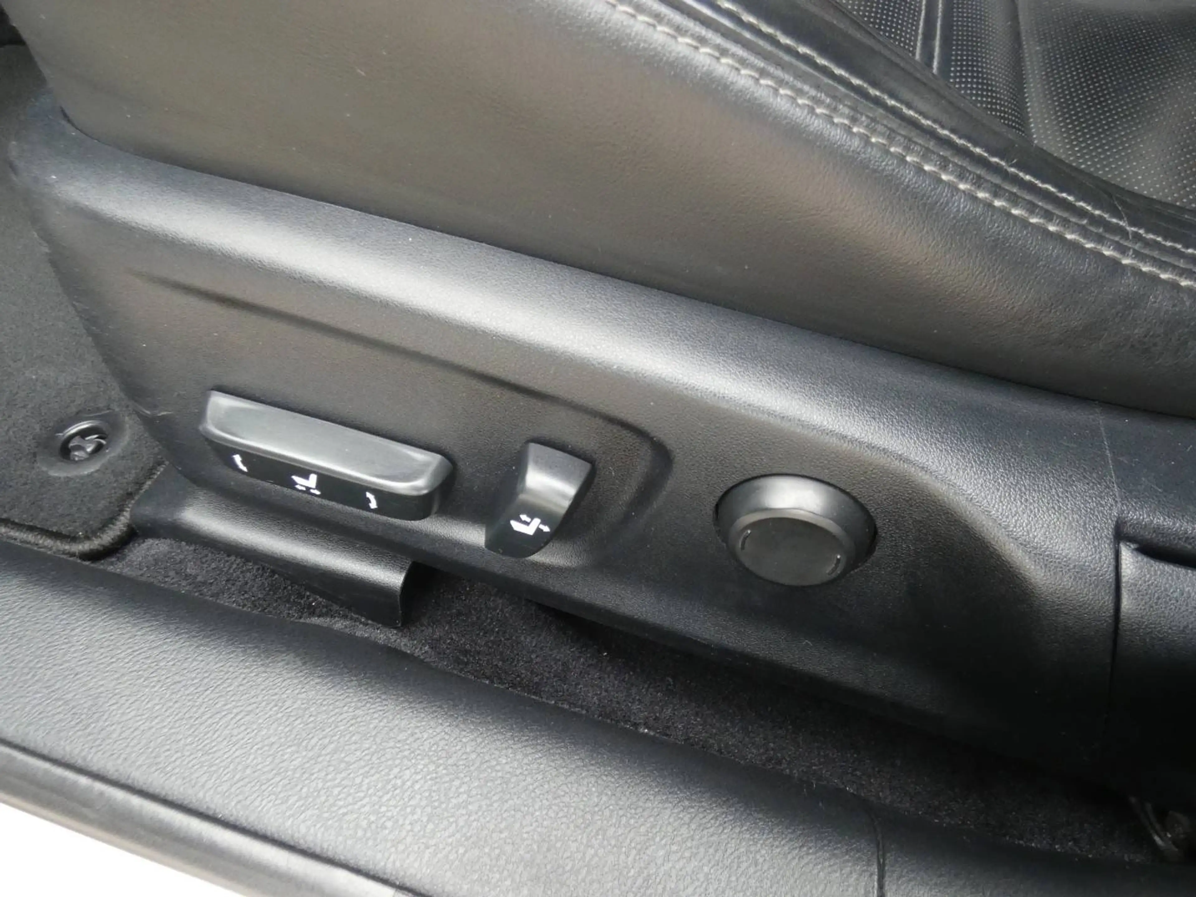 Lexus IS 300 Hybrid PRIVILEGE LINE +Leder +Mark Levinson +Zetelventilatie +Zetelverwarming +Zetelmemory +Trekhaak — photo 12
