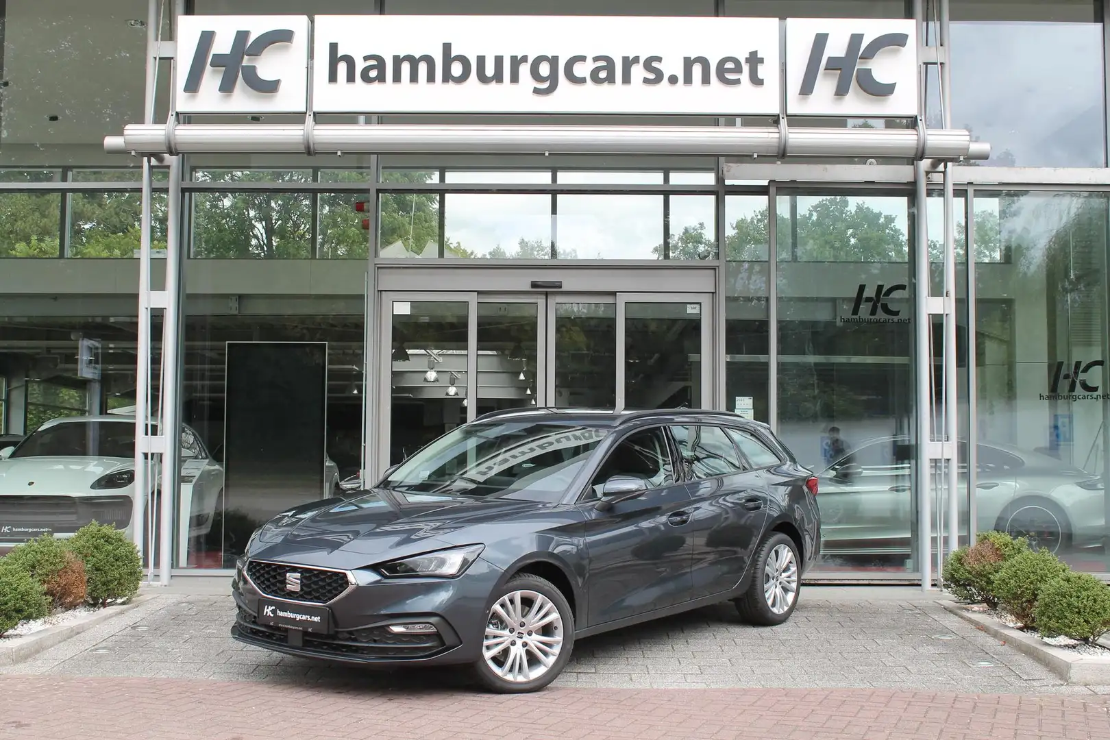 SEAT Leon Sportstourer Style 2.0 TDI DSG AHK Kessy Vision... Grau - 2