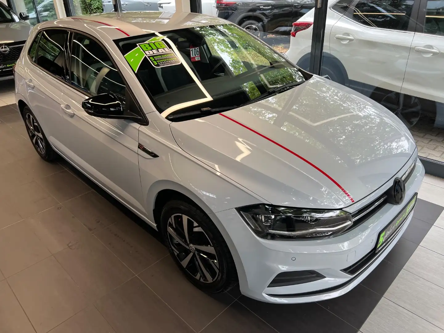 Volkswagen Polo VI 1.0 TSI beats Matrix+ACC+LED+2xKlima+LM Plateado - 2