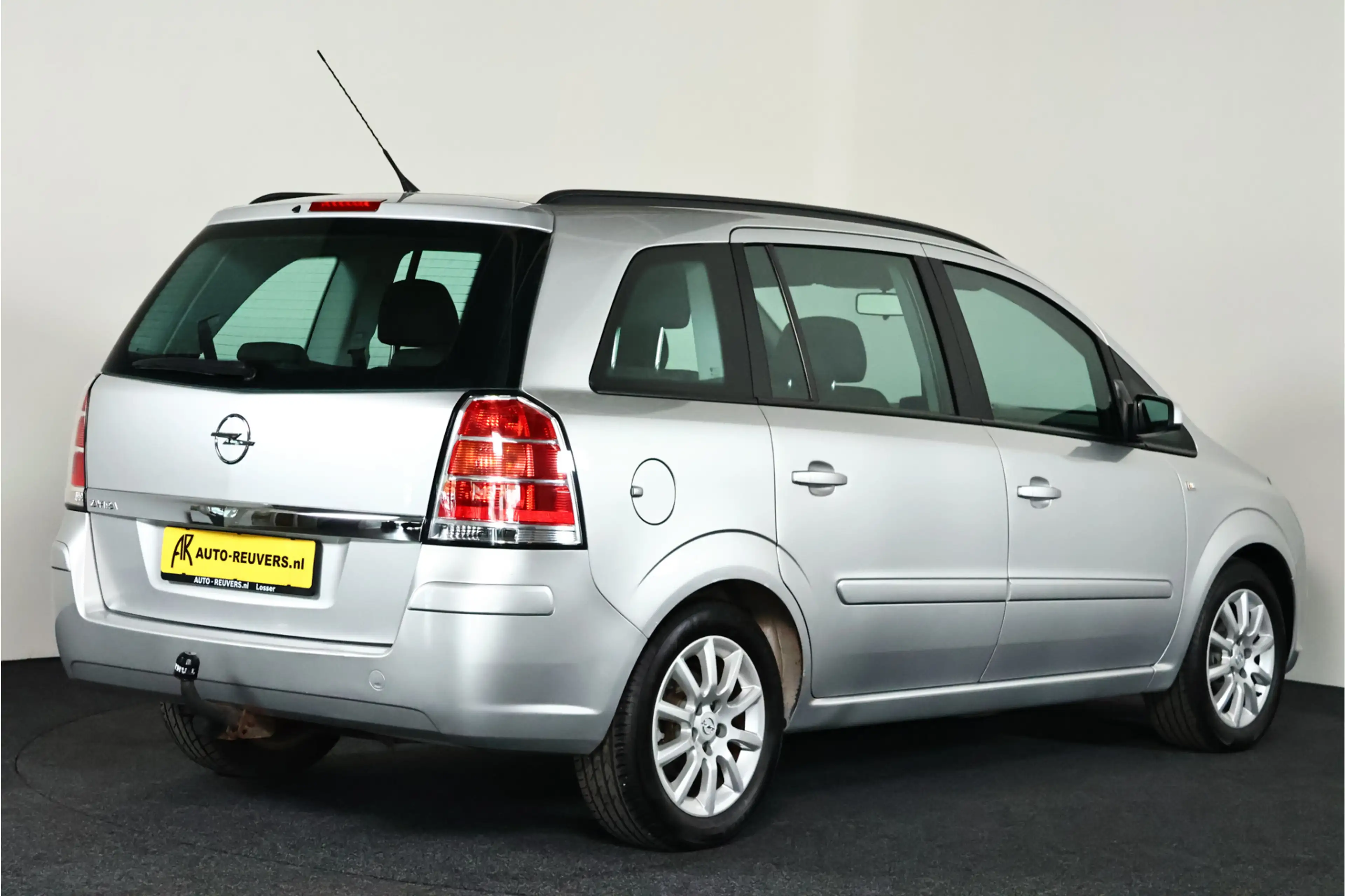 Opel Zafira 1.6 Essentia / Cruisecontrol / 7 Persoons / Trekha — photo 2