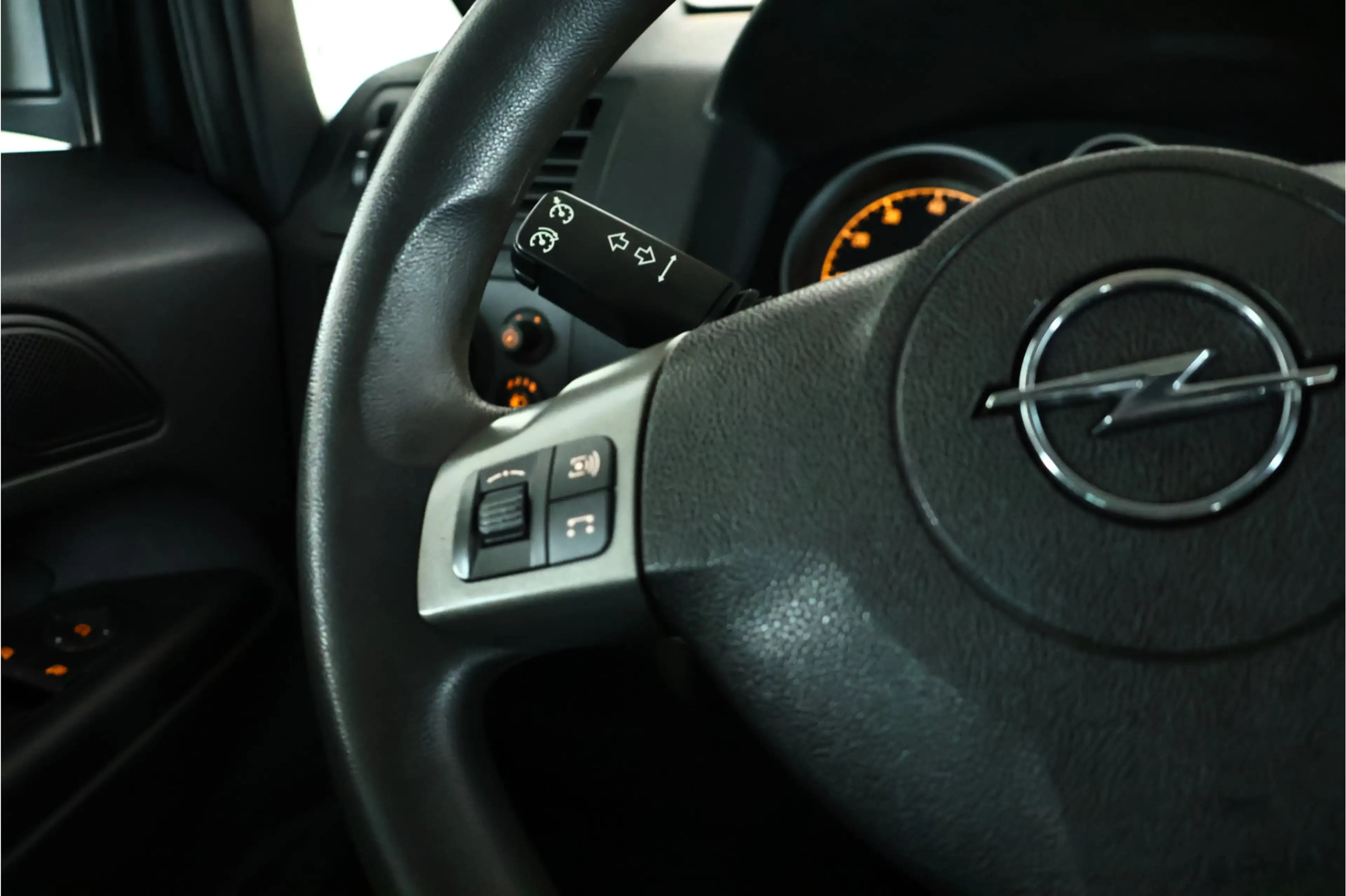 Opel Zafira 1.6 Essentia / Cruisecontrol / 7 Persoons / Trekha — photo 18