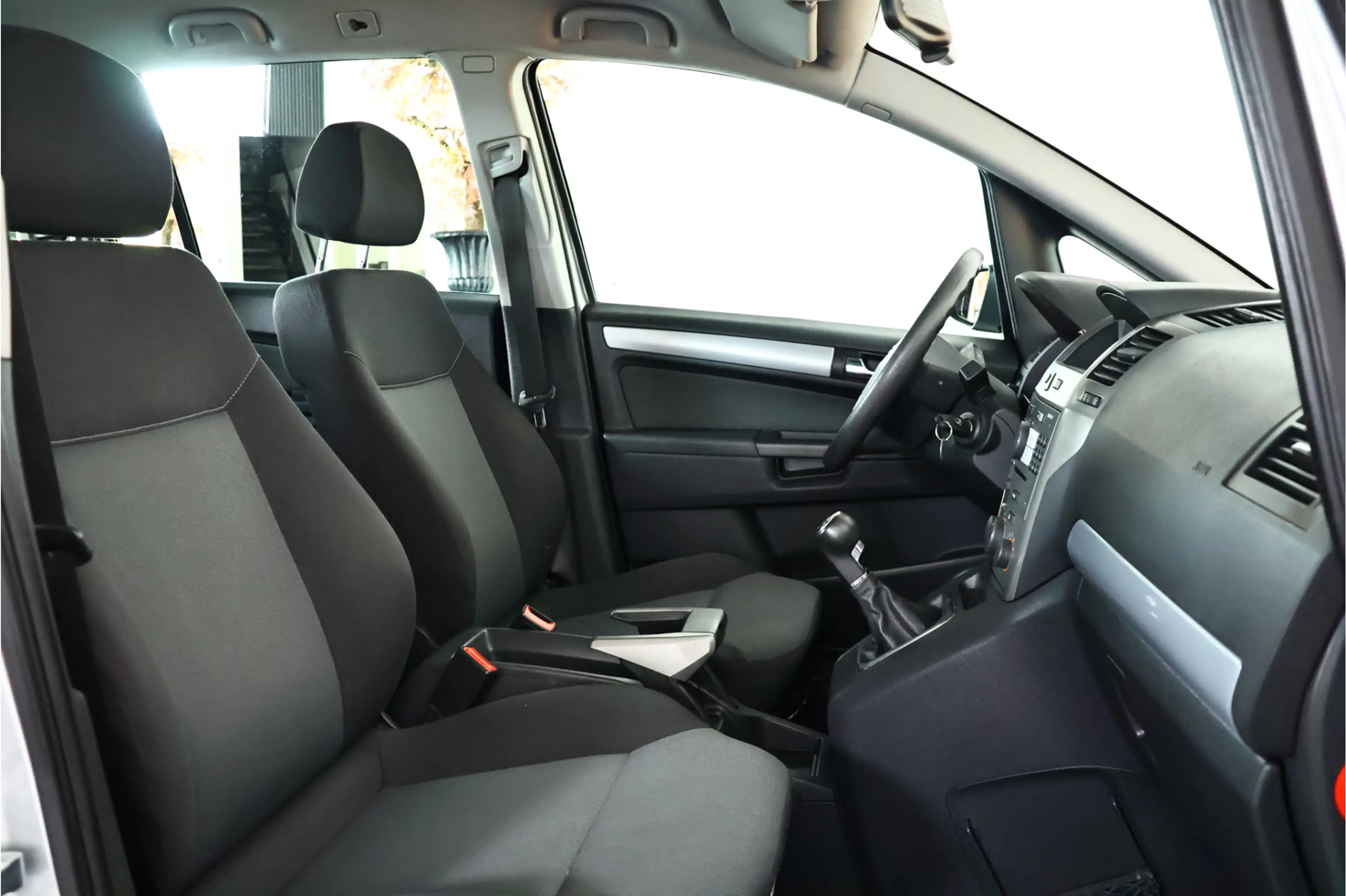 Opel Zafira 1.6 Essentia / Cruisecontrol / 7 Persoons / Trekha — photo 14