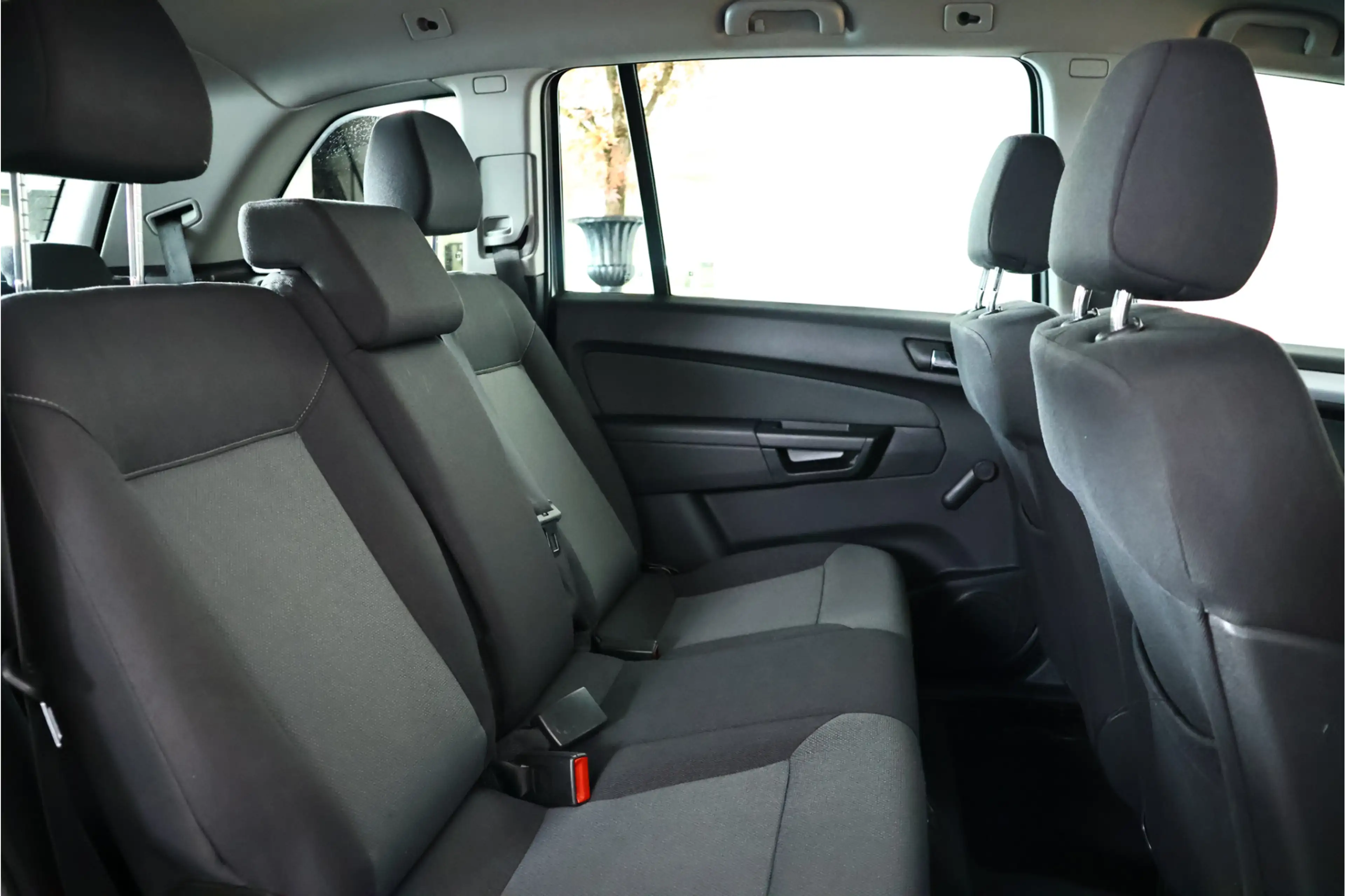 Opel Zafira 1.6 Essentia / Cruisecontrol / 7 Persoons / Trekha — photo 13