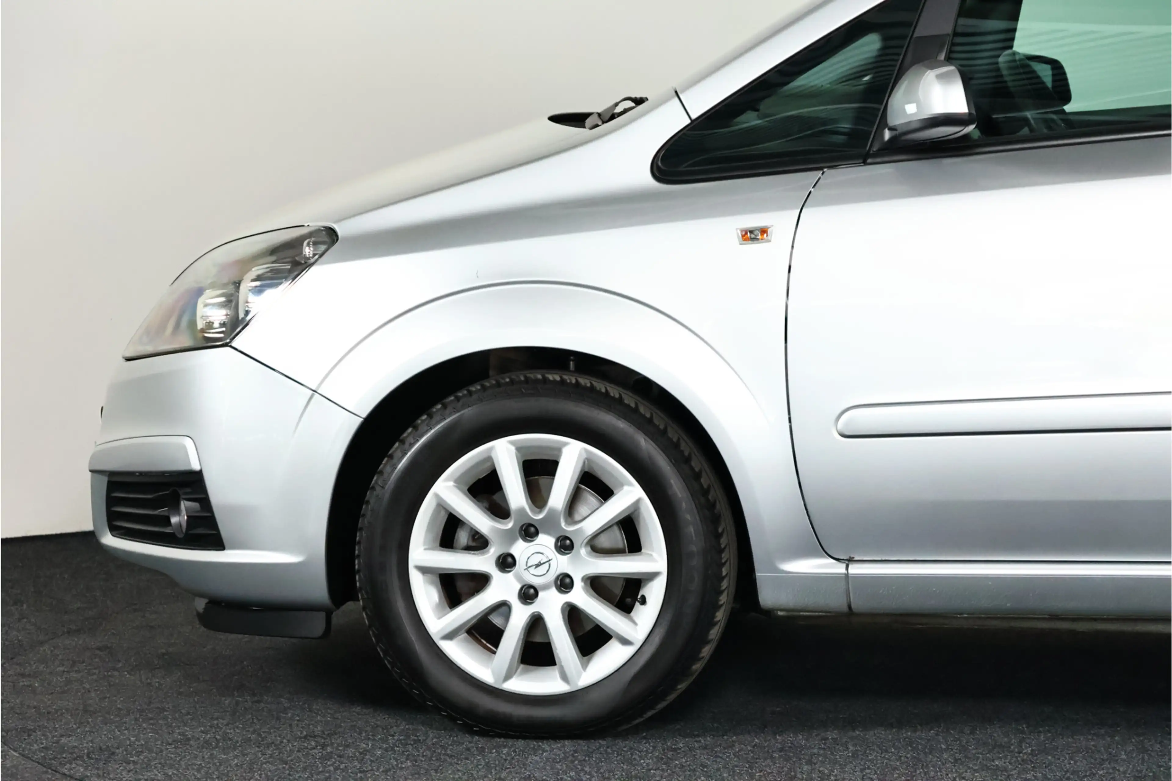 Opel Zafira 1.6 Essentia / Cruisecontrol / 7 Persoons / Trekha — photo 23