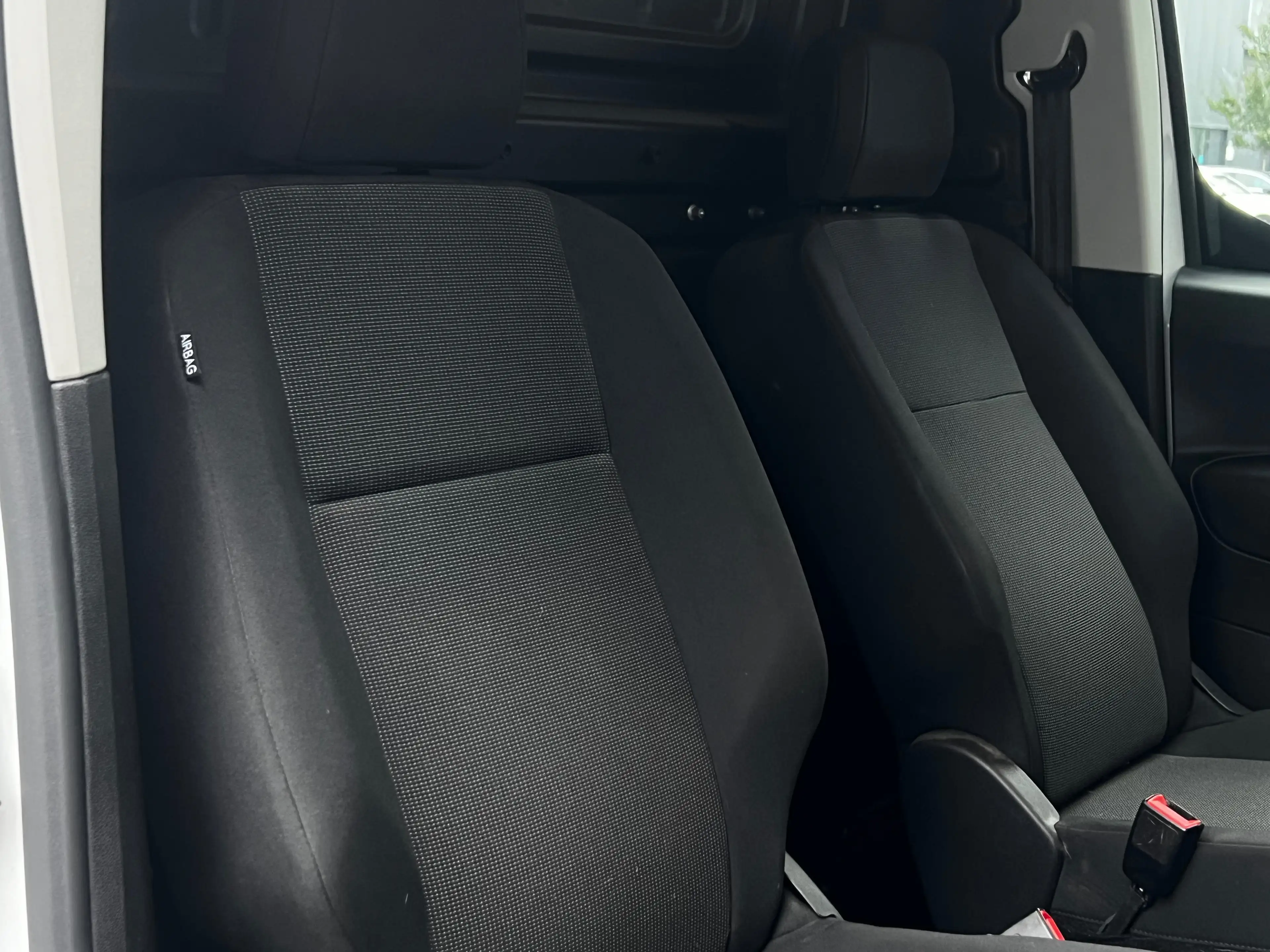 Peugeot Partner Partner MPV 1.5 Blue HDi Standard Allure S — photo 12