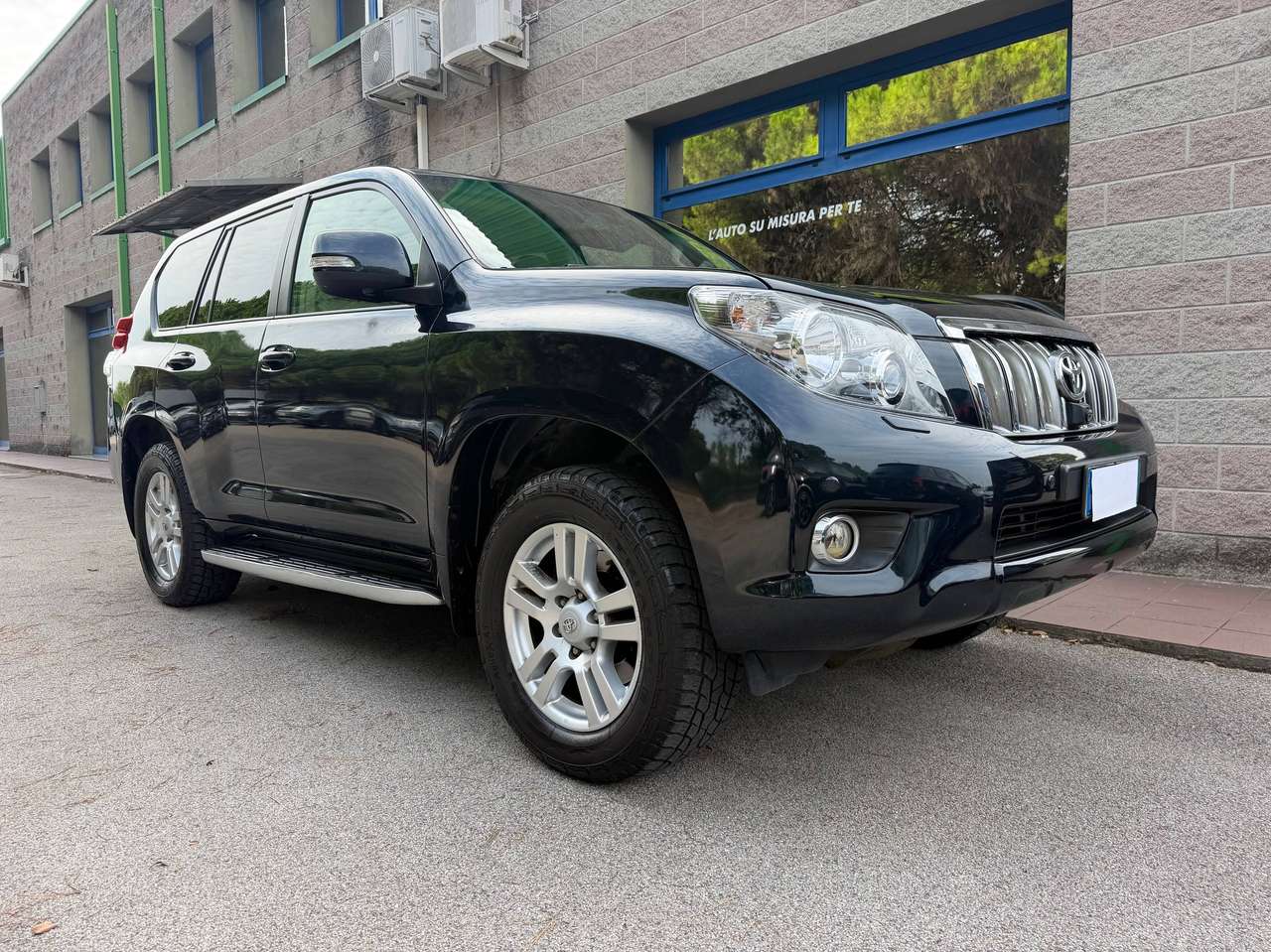 Toyota Land Cruiser 50 173CV 3.0 D-4D 7 POSTI INTERNI PELLE BEIGE AUTOMATICA