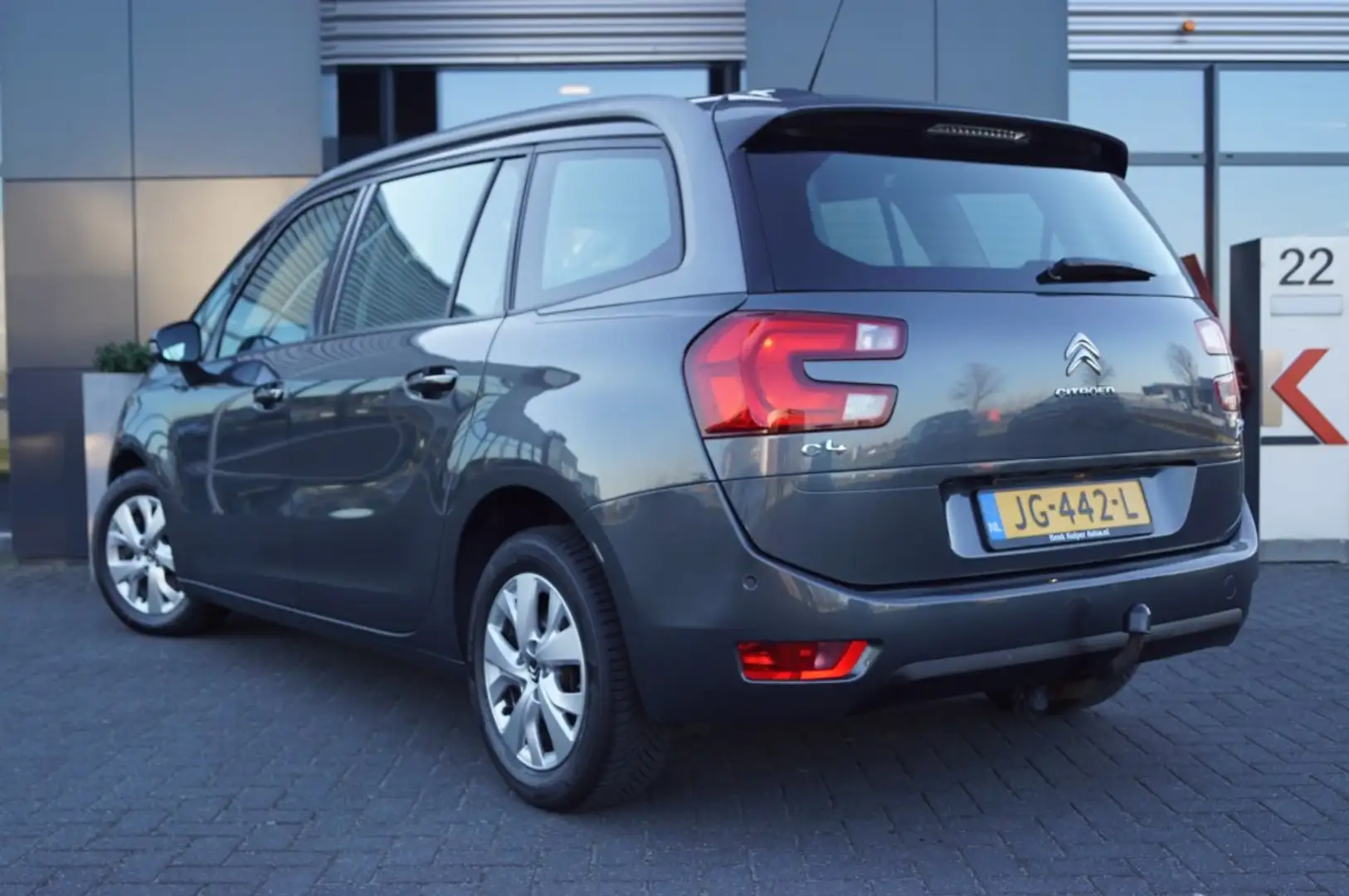 Citroen Grand C4 Picasso 1.6 VTI Business 7 pers / navi / Trekhaak/ PDC/Sid Grijs - 2