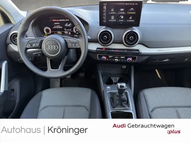 Audi Q2 view 13
