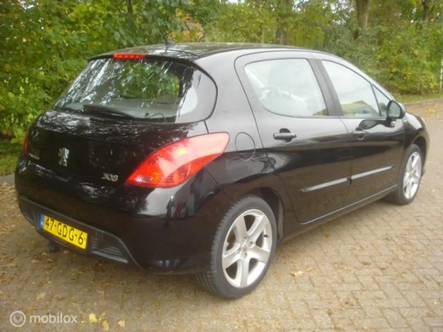 Peugeot 308 1.6 THP XT Airco - Cruise - Panorama APK 12-2025 Zwart - 2