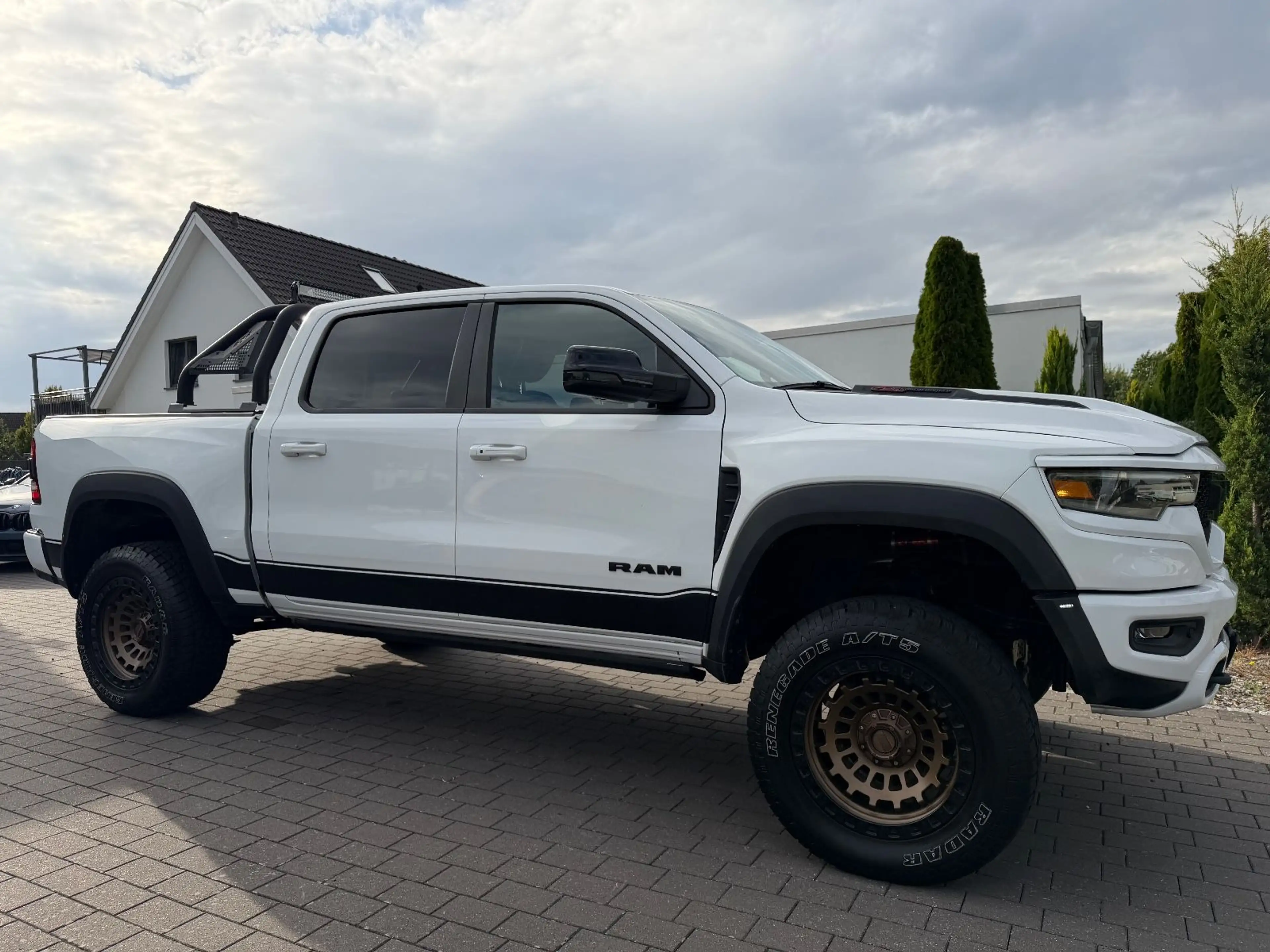 Dodge RAM 1500 5.7 Laramie Sport/6Zoll/TRX Kit/HuD/LPG — photo 8