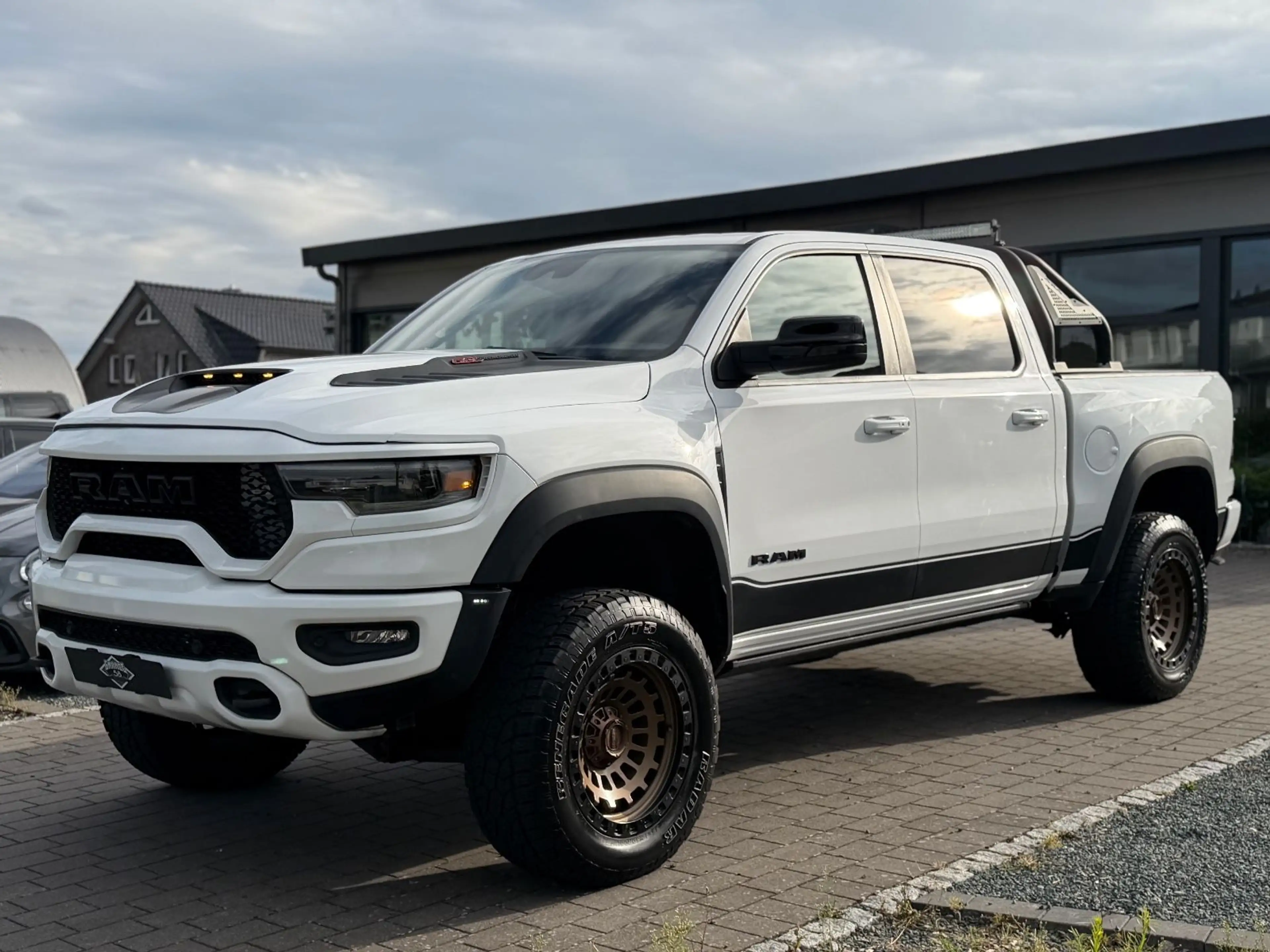 Dodge RAM 1500 5.7 Laramie Sport/6Zoll/TRX Kit/HuD/LPG — photo 7