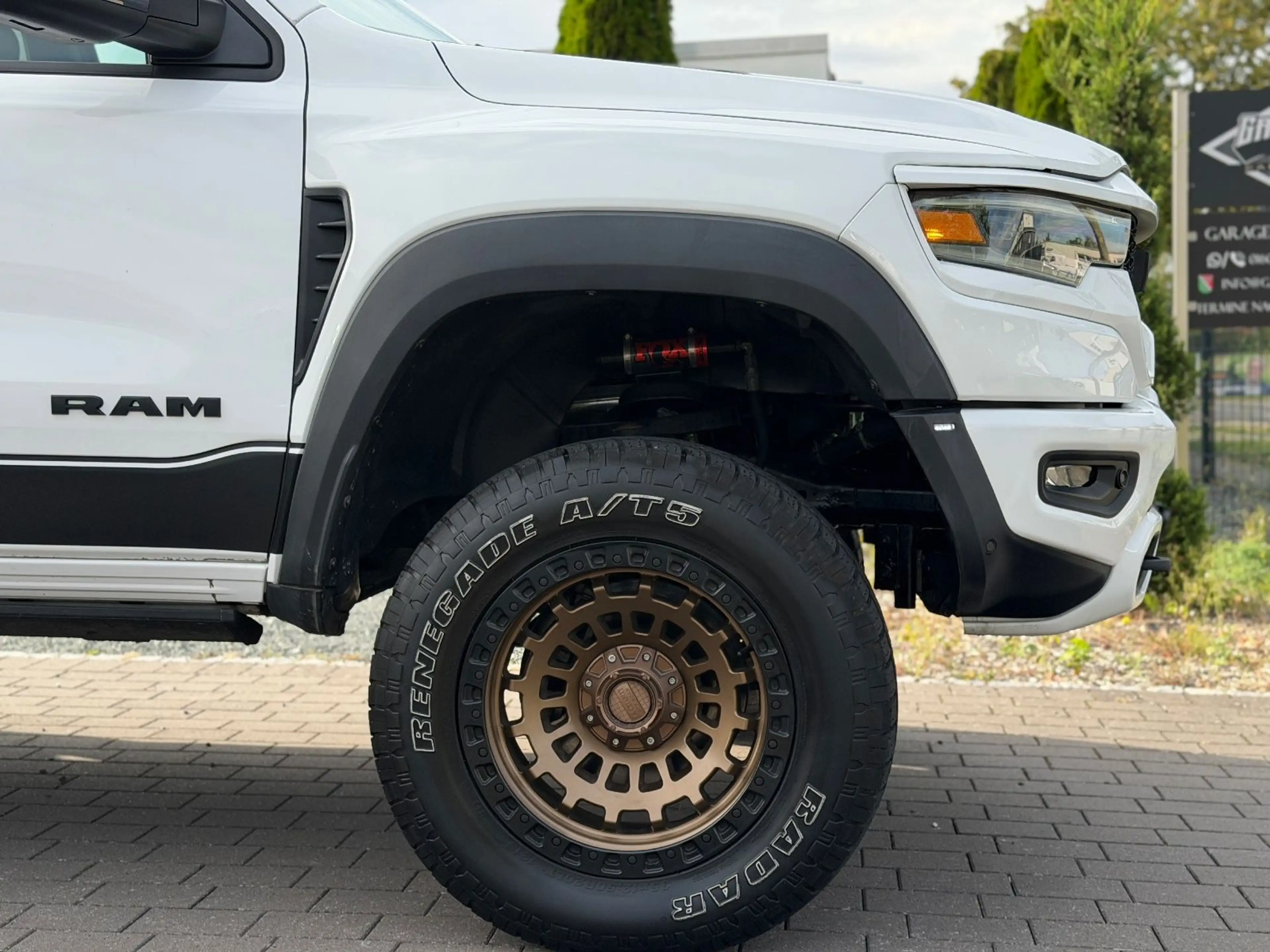 Dodge RAM 1500 5.7 Laramie Sport/6Zoll/TRX Kit/HuD/LPG — photo 10