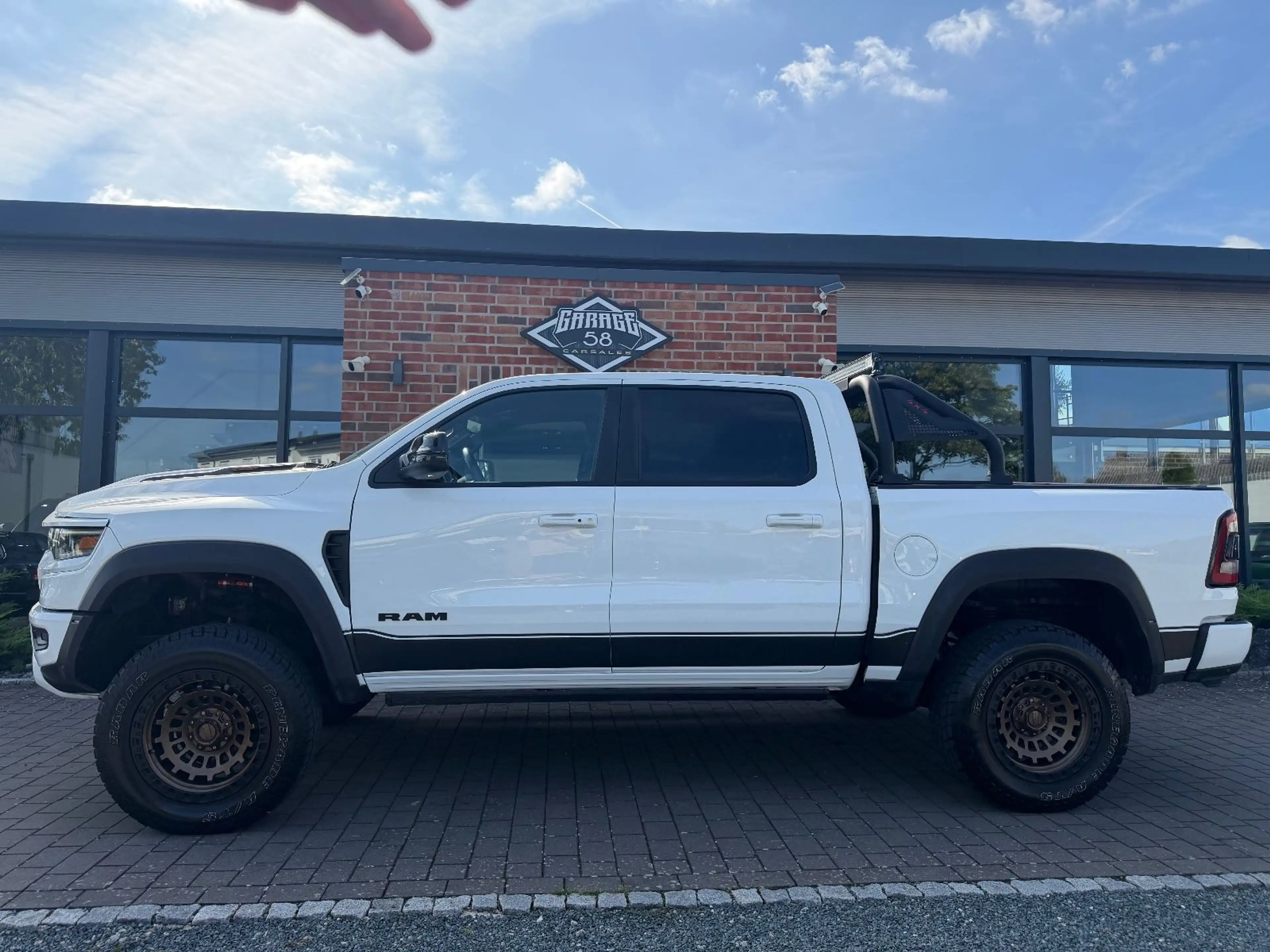 Dodge RAM 1500 5.7 Laramie Sport/6Zoll/TRX Kit/HuD/LPG — photo 12