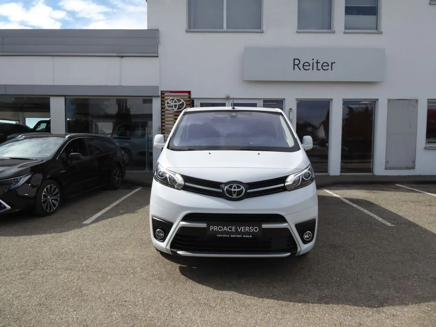 Toyota Proace Verso 2,0 D-4D 145 Medium Family Weiß - 1
