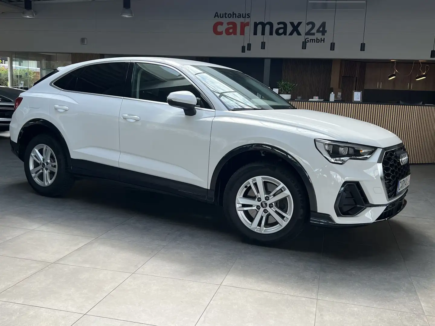 Audi Q3 45TFSIe Aut Sportback Navi Dab *Service neu* - 1