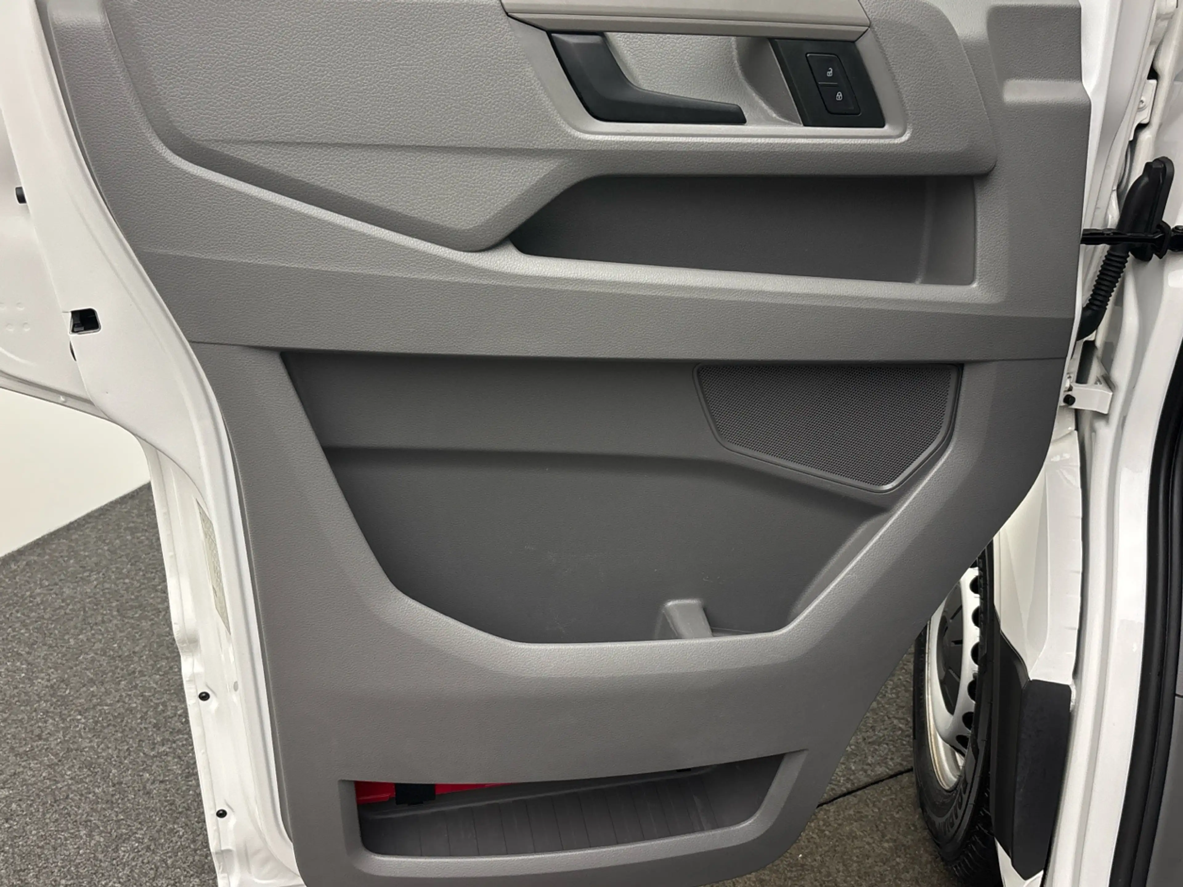Volkswagen Crafter Kasten mittlerer Radstand2.0 TDI CarPlay — photo 12