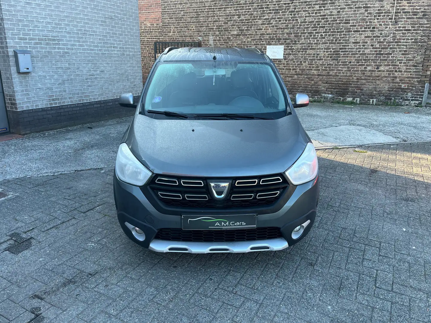 Dacia Lodgy Lodgy Stepway 1.2 TCe 7pl. Silber - 2