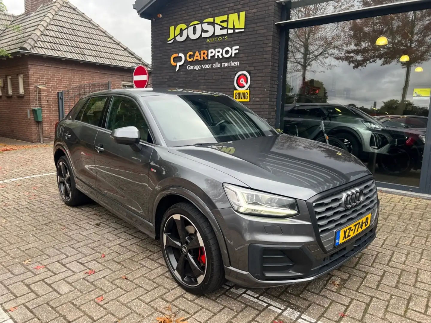 Audi Q2 1.4 TFSI COD L. ED.S LINE Gris - 1