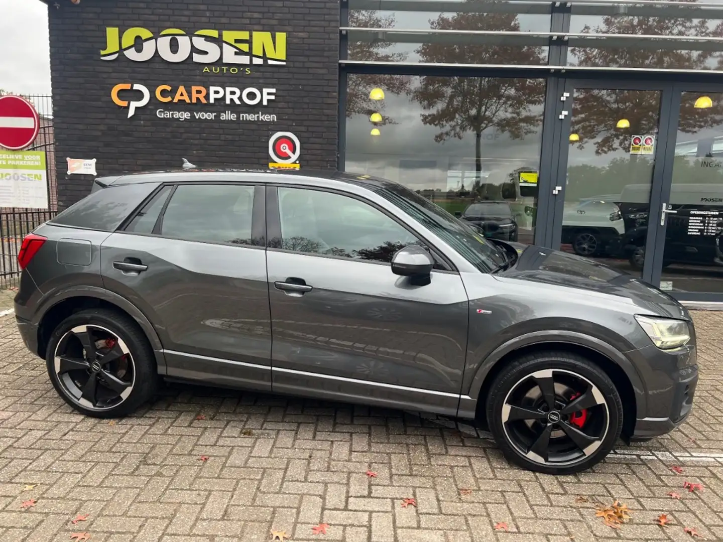 Audi Q2 1.4 TFSI COD L. ED.S LINE Gris - 2