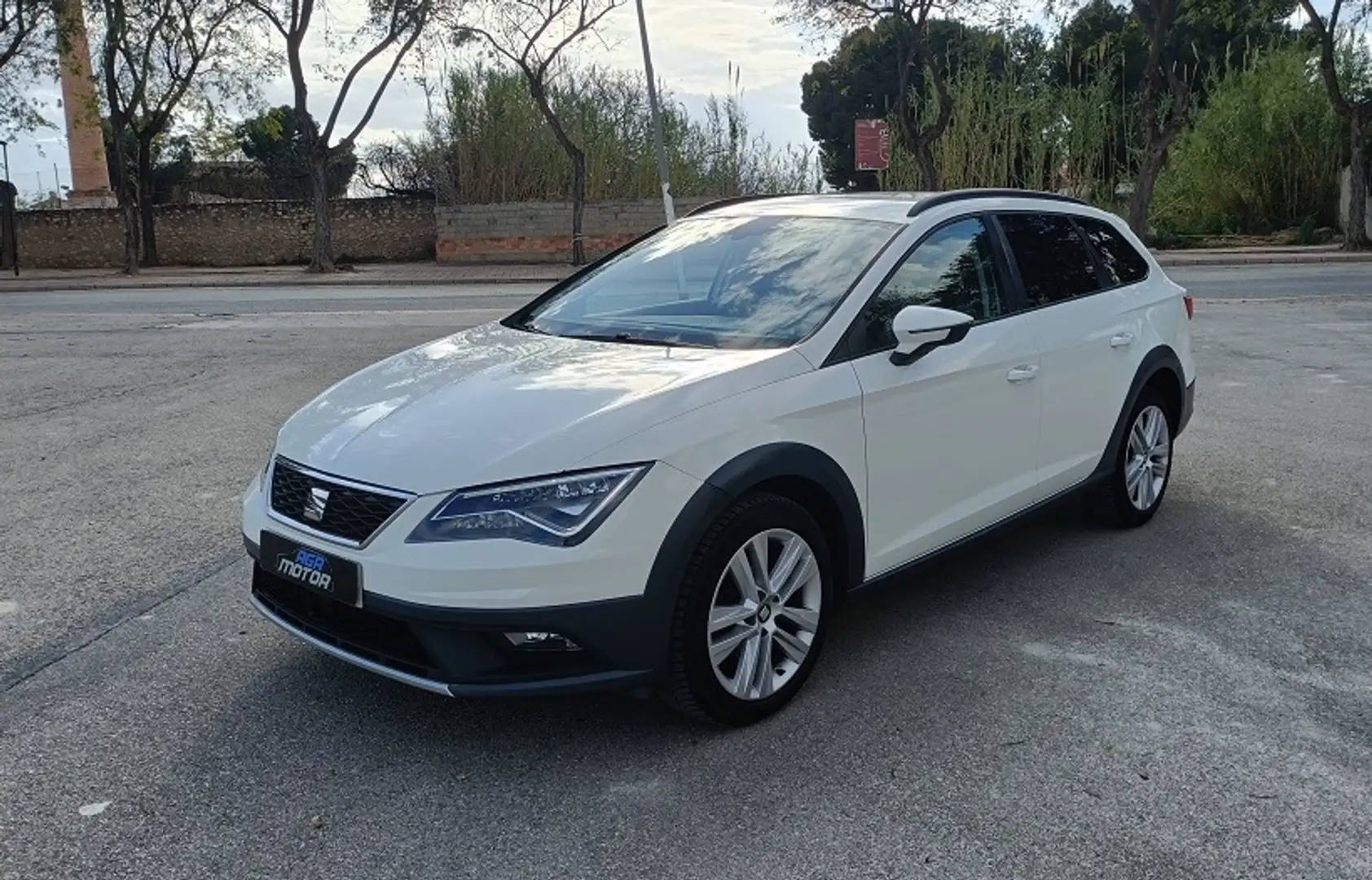 SEAT Leon ST 2.0TDI CR S&S Xcellence DSG 150 Blanco - 2