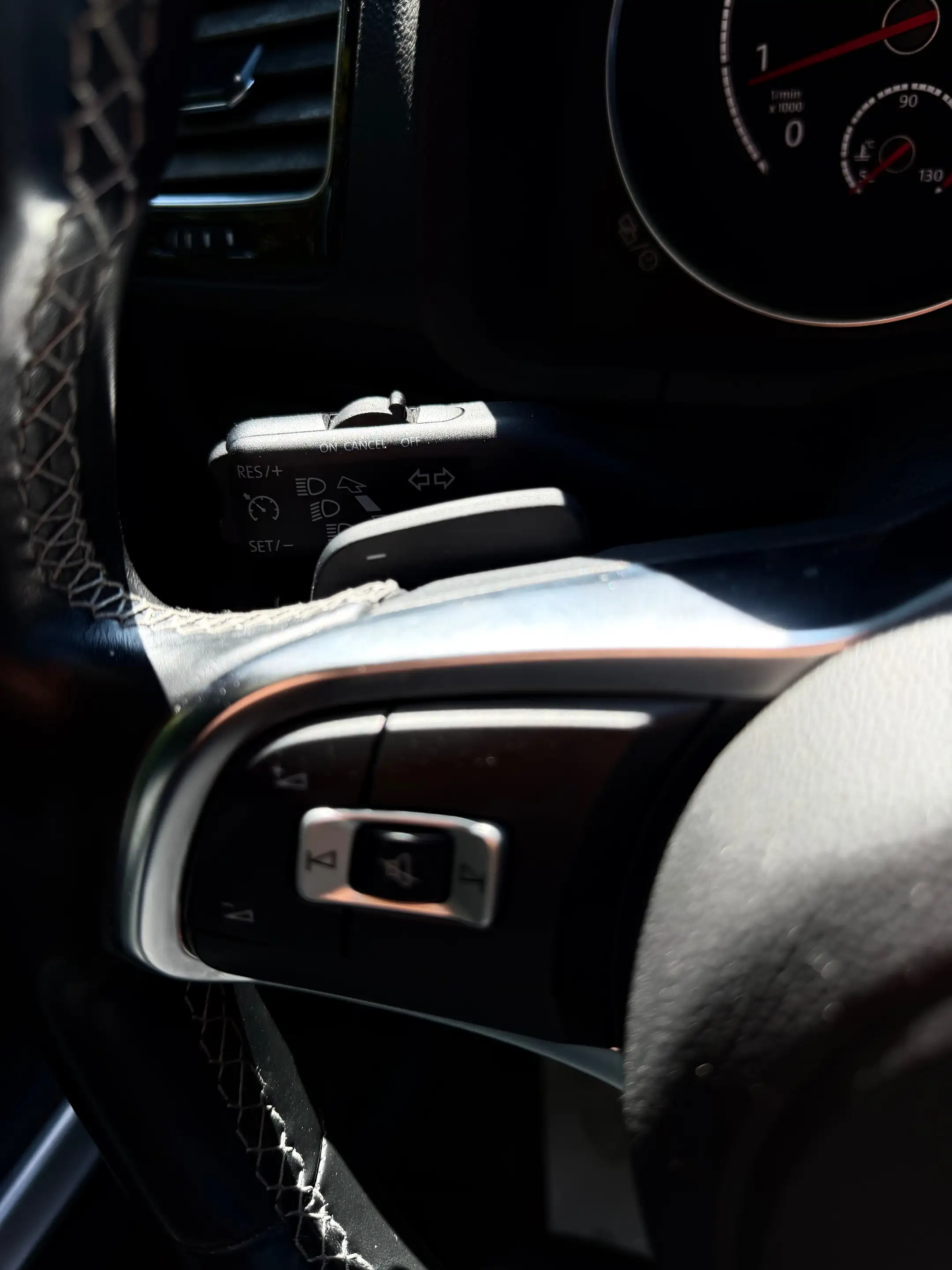 Volkswagen Scirocco Scirocco 2.0 TSI DSG — photo 9