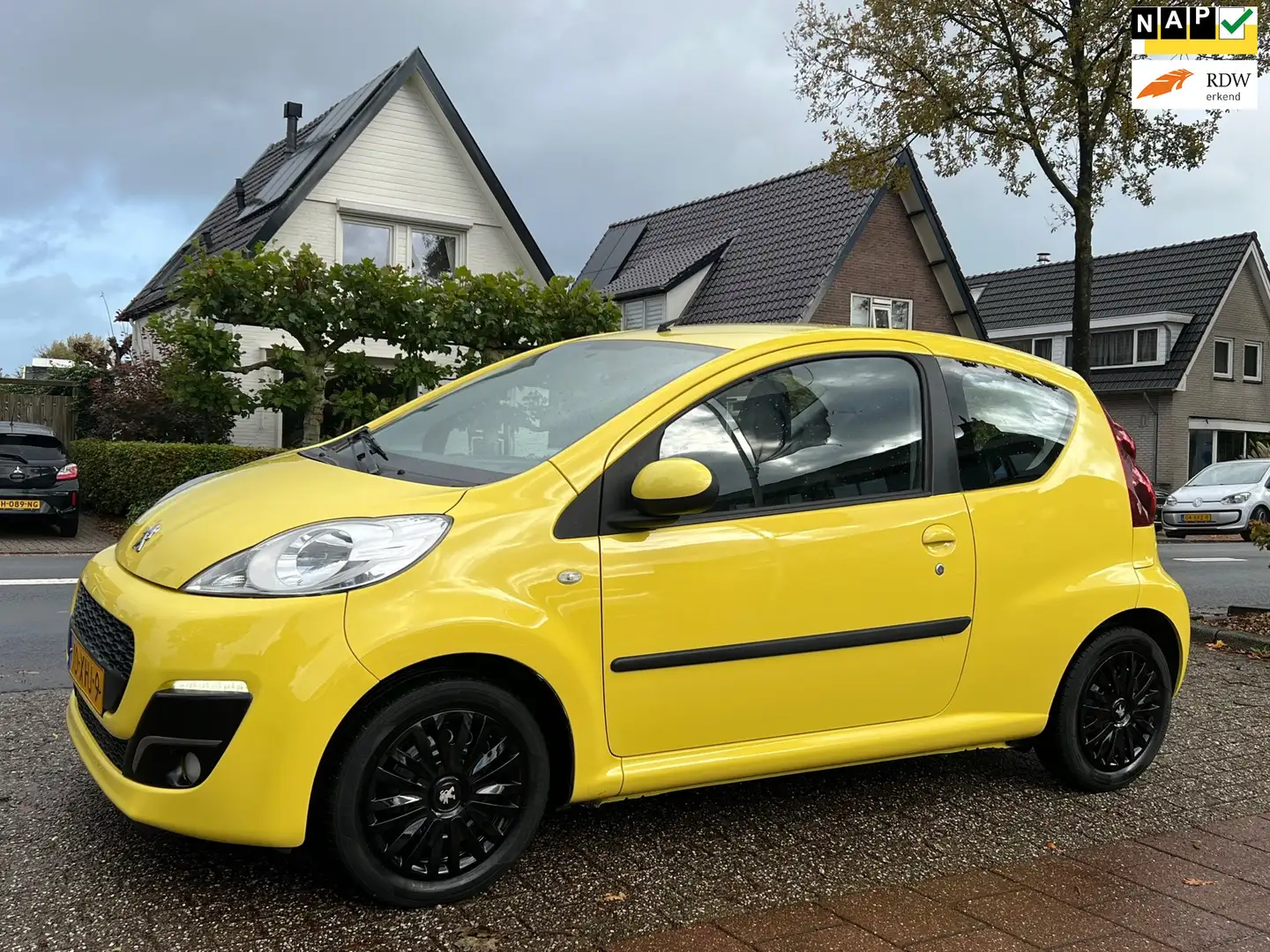 Peugeot 107 1.0 AUTOMAAT 118.000 km NL-AUTO-NAP. Jaune - 1