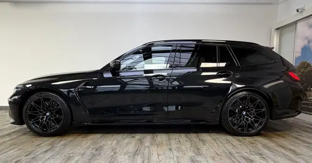 BMW M3 view 3