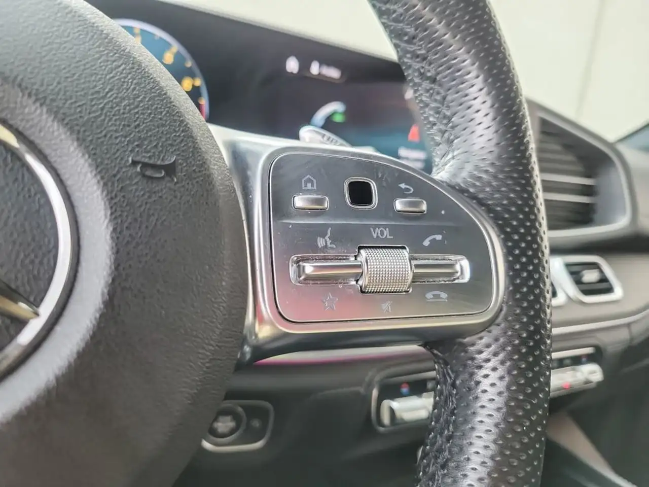 Mercedes-Benz GLE снимка Mercedes-Benz GLE