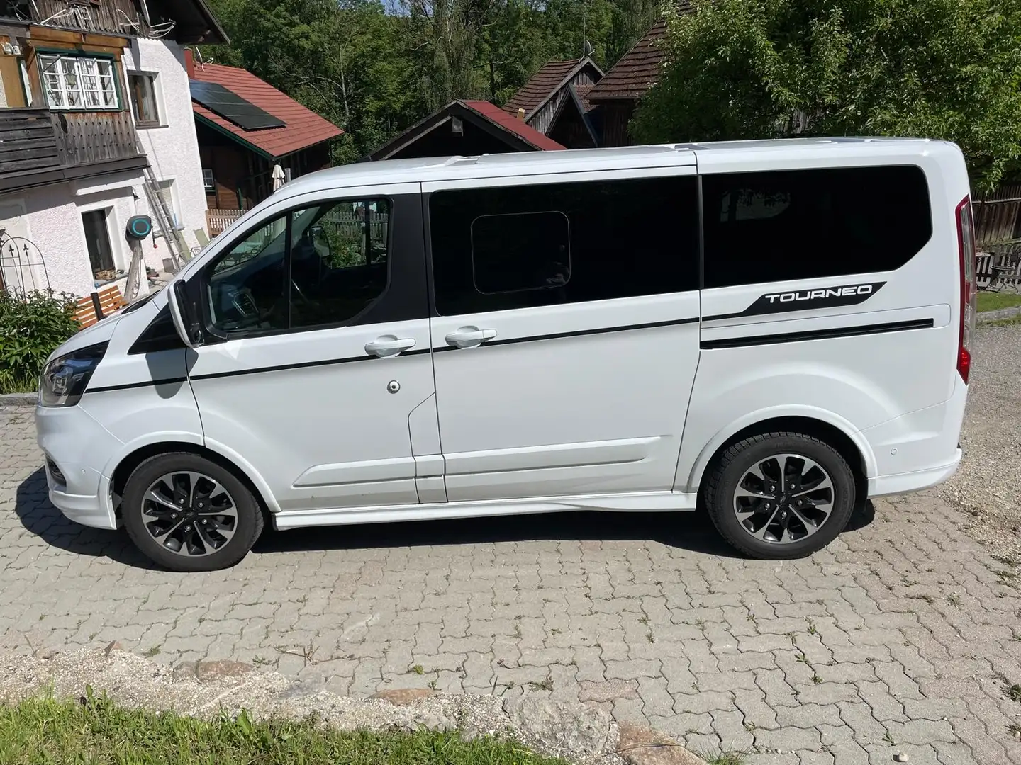 Ford Tourneo Custom 2,0 EcoBlue 320 L1 Sport Weiß - 2
