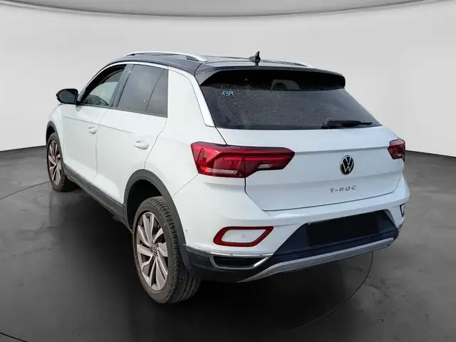 Volkswagen T-Roc view 2