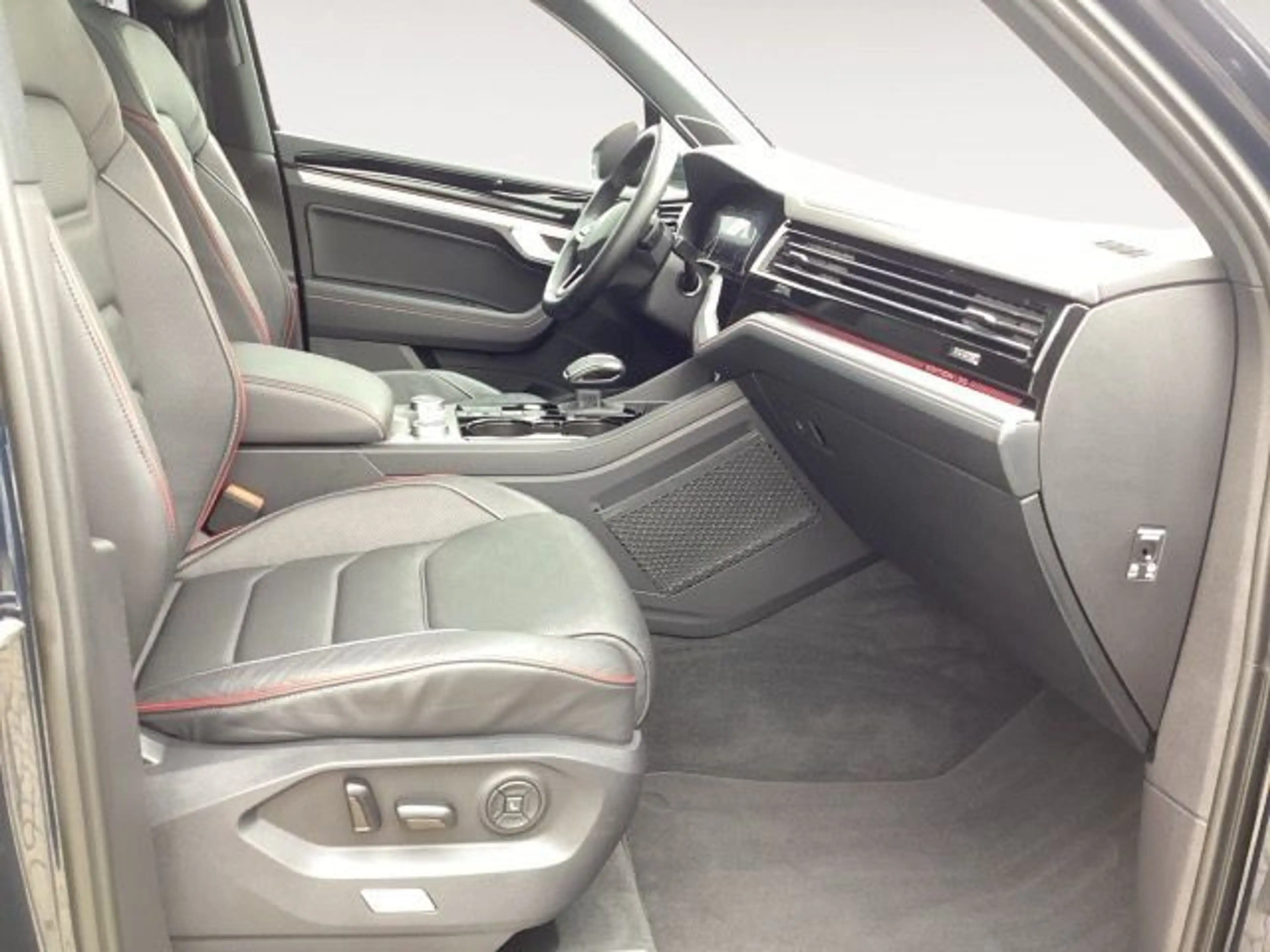 Volkswagen Touareg 3.0 TDI DSG 4M Edition 20 AHK,Pano,Luft, — photo 15