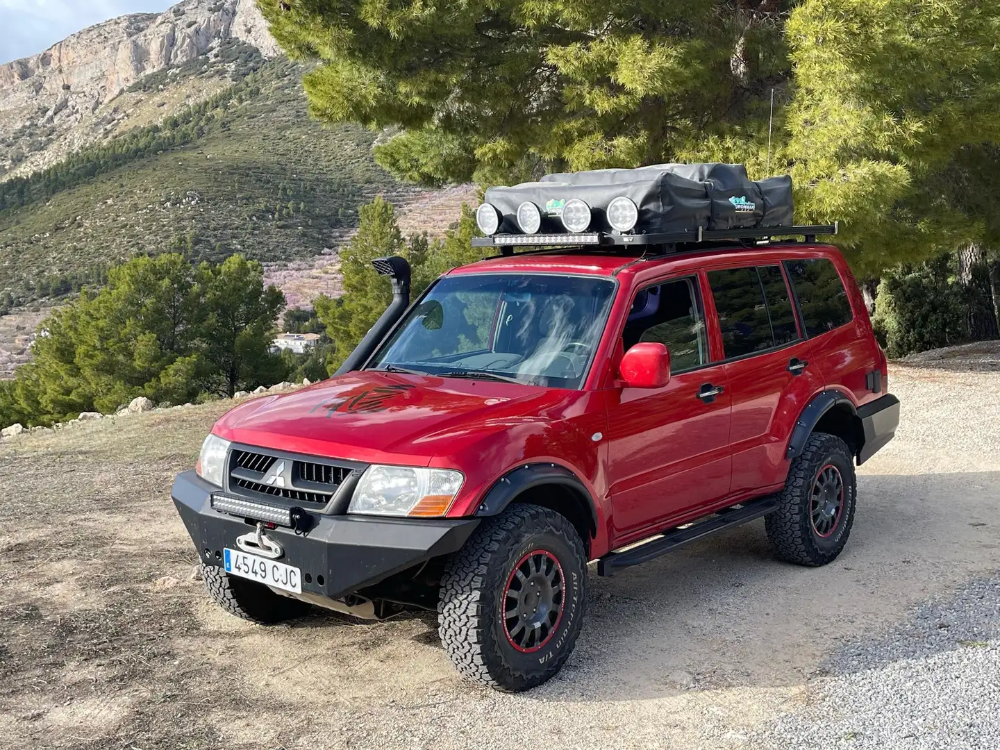 Mitsubishi Montero 3.2 DID Rojo - 1