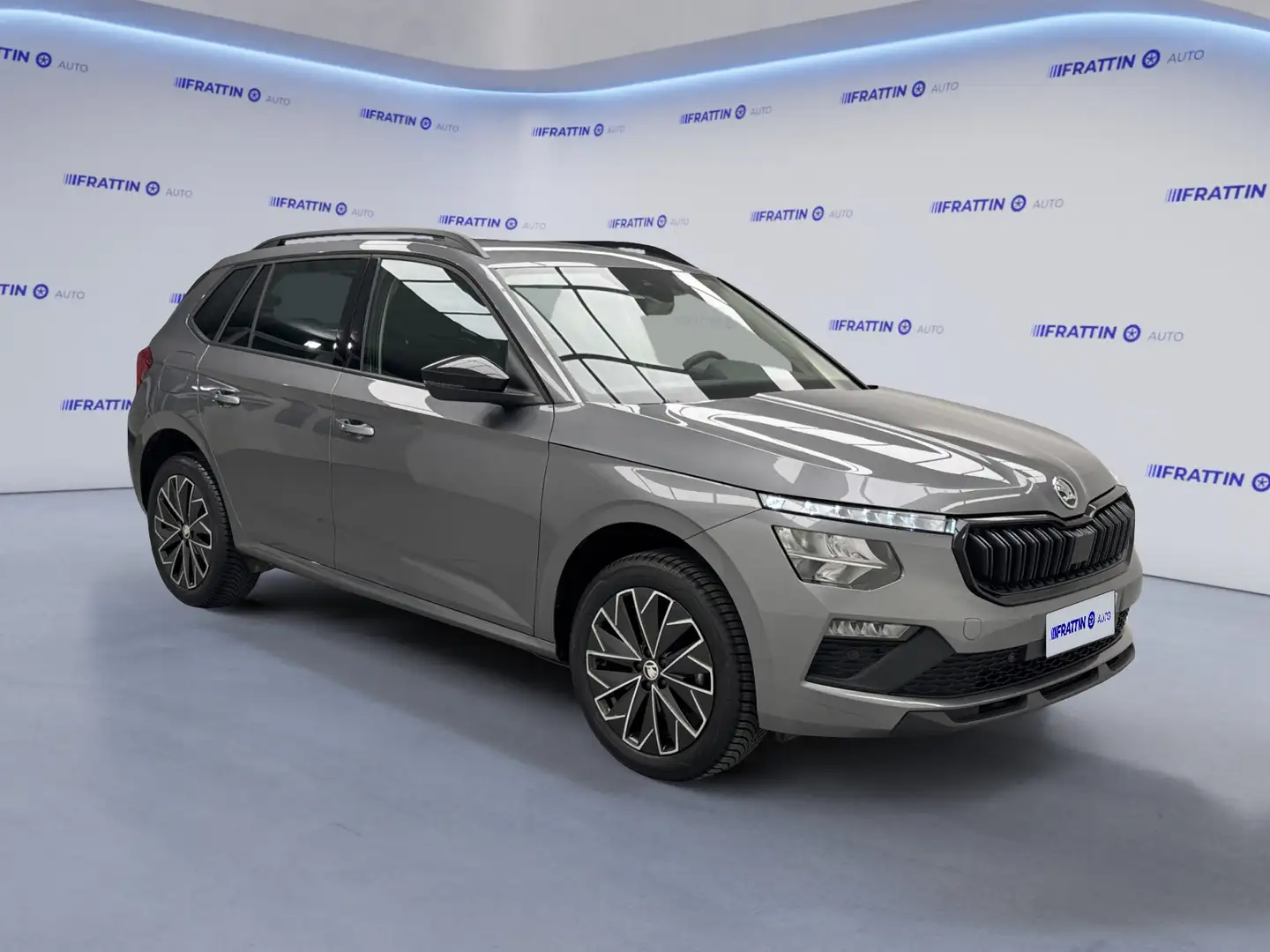 Skoda Kamiq 1.0 TSI 115 CV Black Dots Grigio - 2