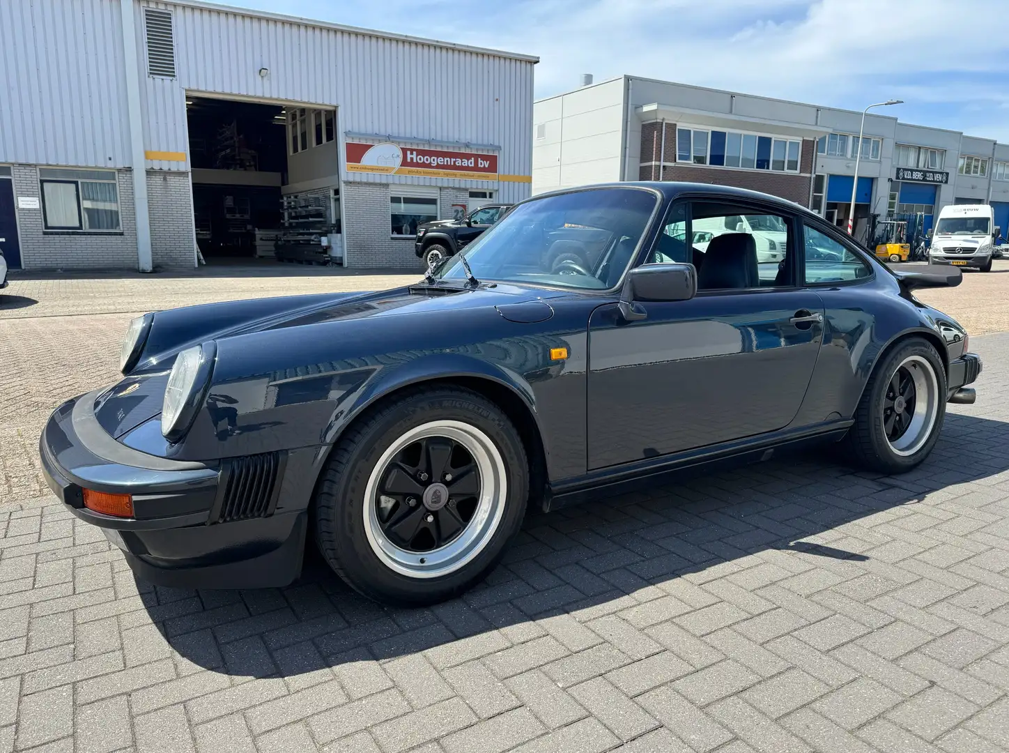 Porsche 911 arrera 3.2 coupe G50 1987 M473 'Spoilers' Bleu - 1