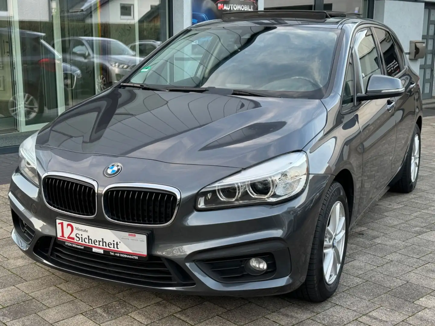 BMW 220 Baureihe 2 Active Tourer 220 d xDrive/Pano/AHK Grau - 1