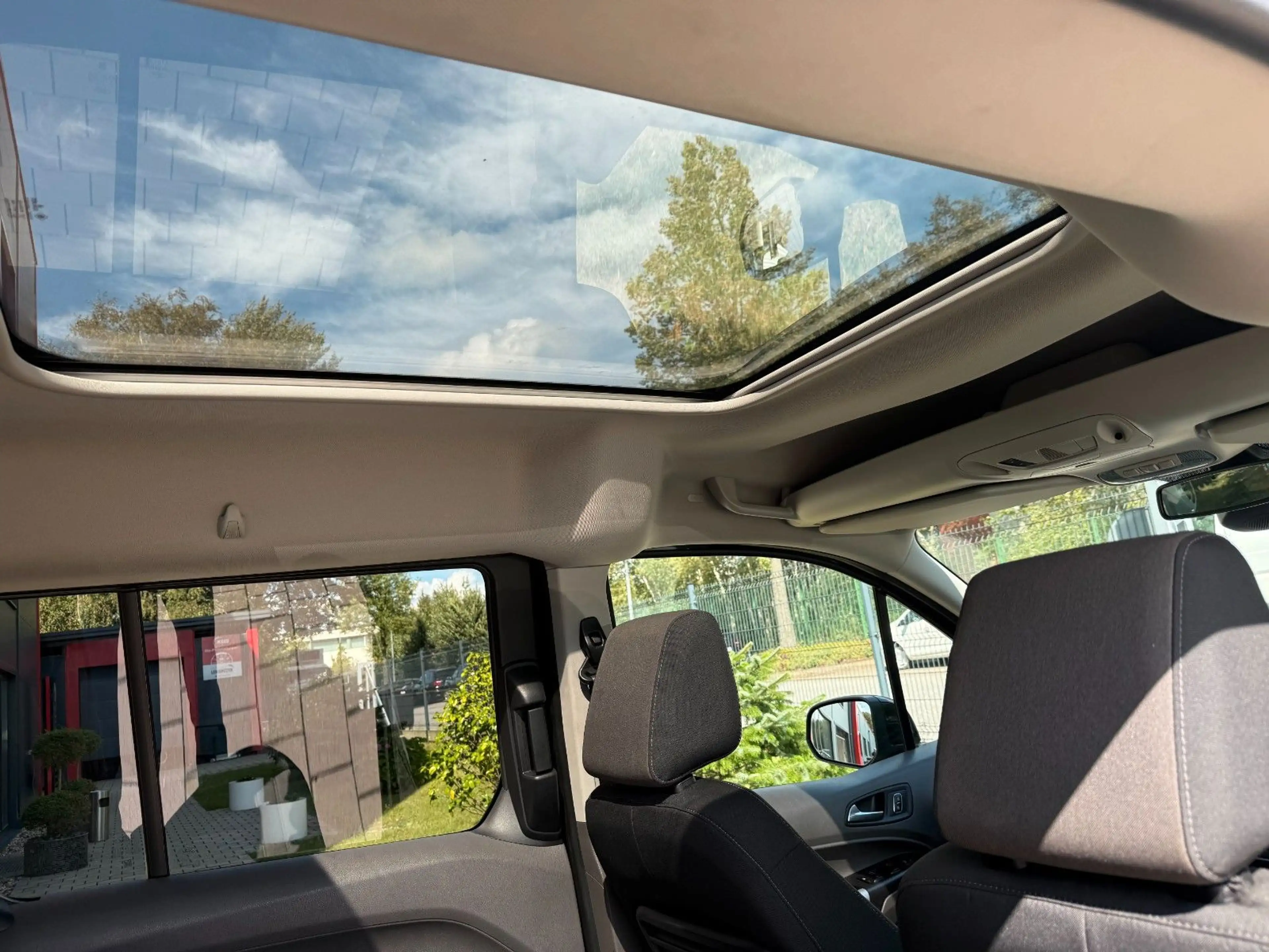 Ford Grand Tourneo Connect Titanium(Tüv&Insp.neu) — photo 14