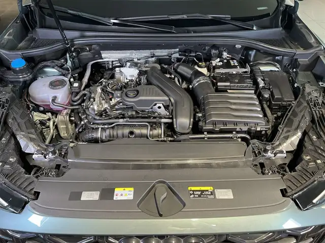 Audi Q3 view 11