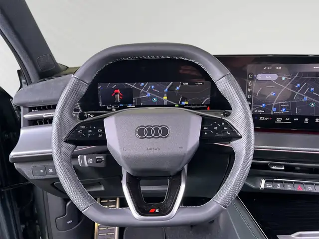 Audi Q3 view 13